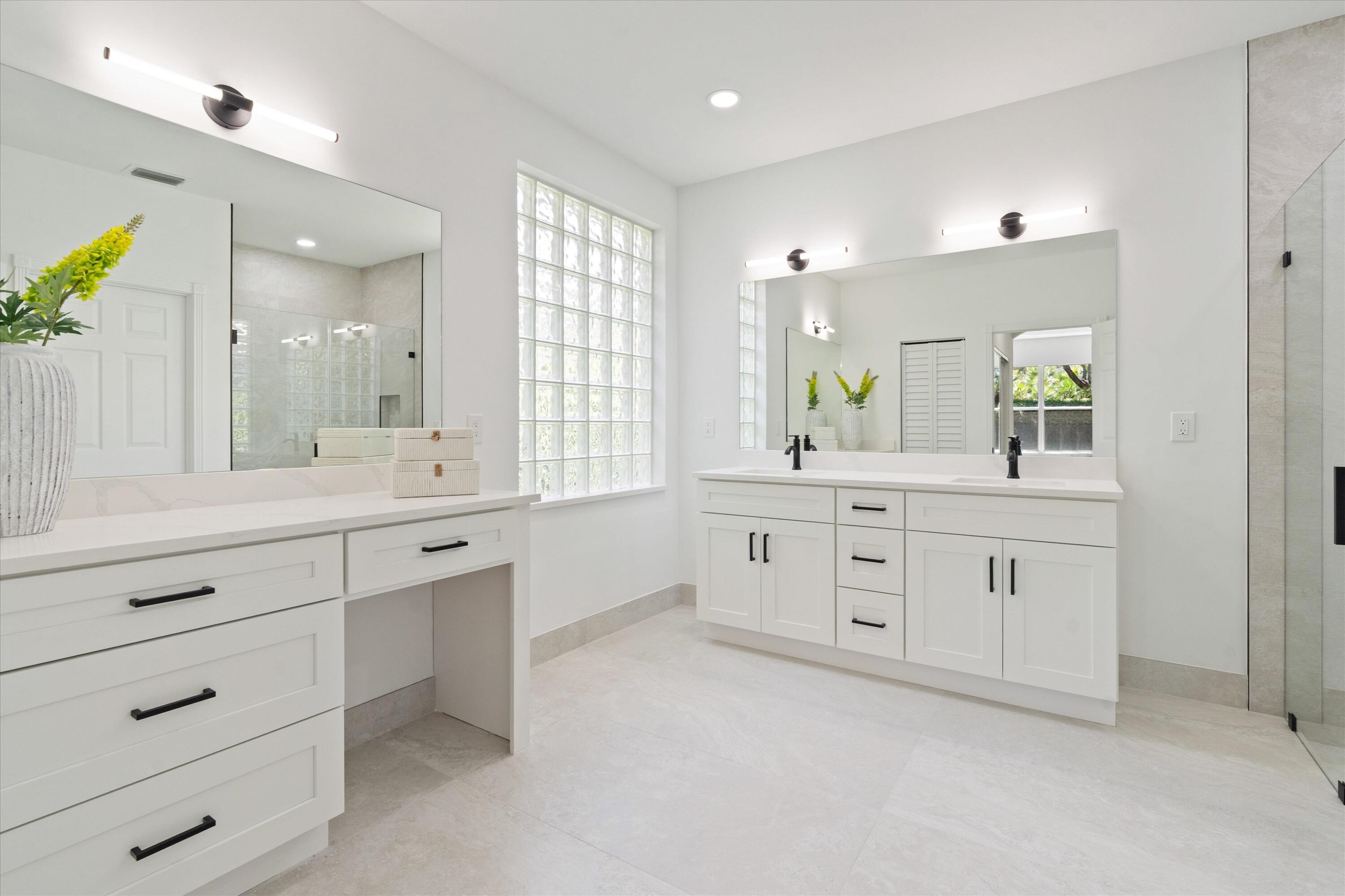 VALENCIA FALLS 7 - Residential