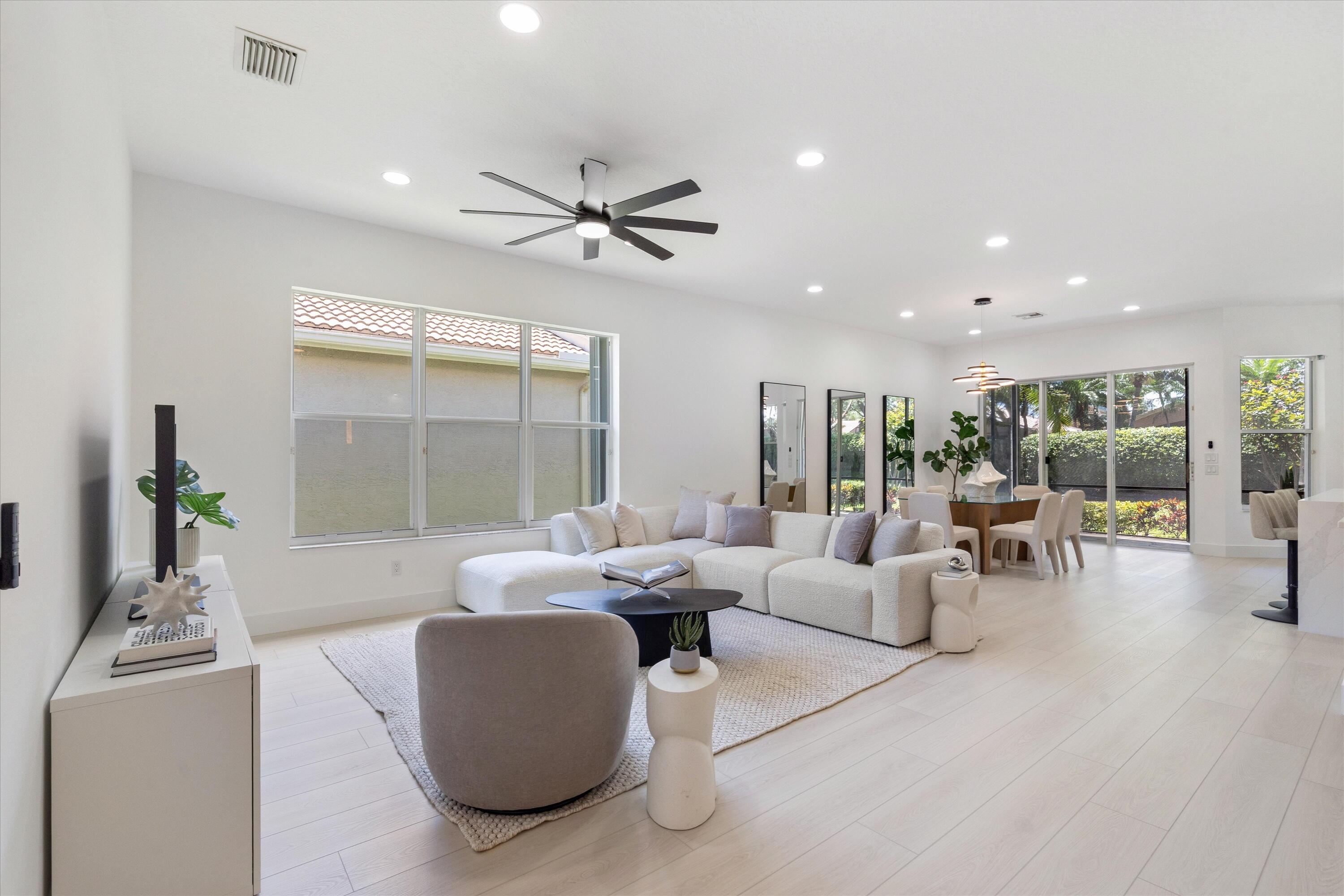 VALENCIA FALLS 7 - Residential