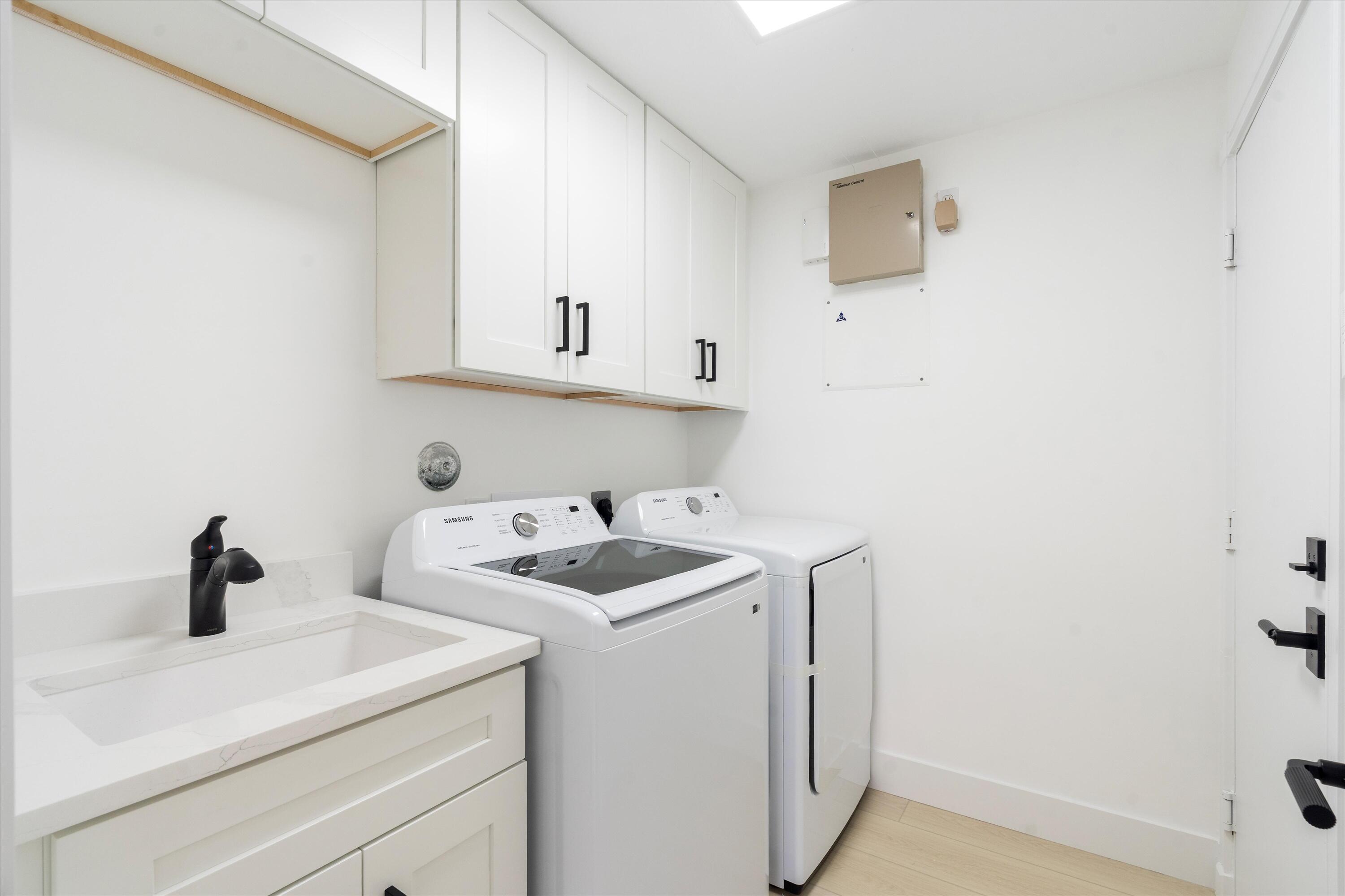 VALENCIA FALLS 7 - Residential