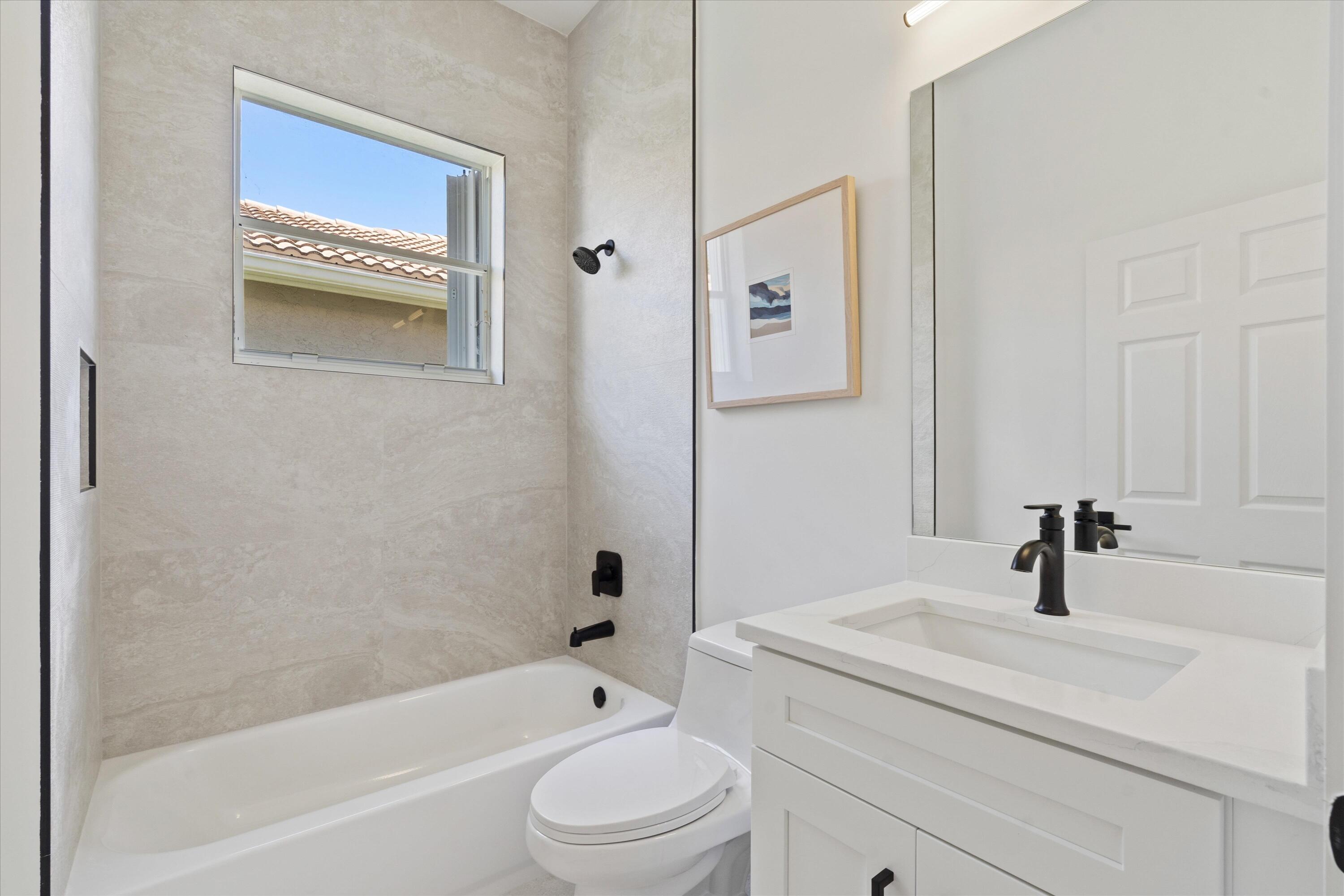 VALENCIA FALLS 7 - Residential