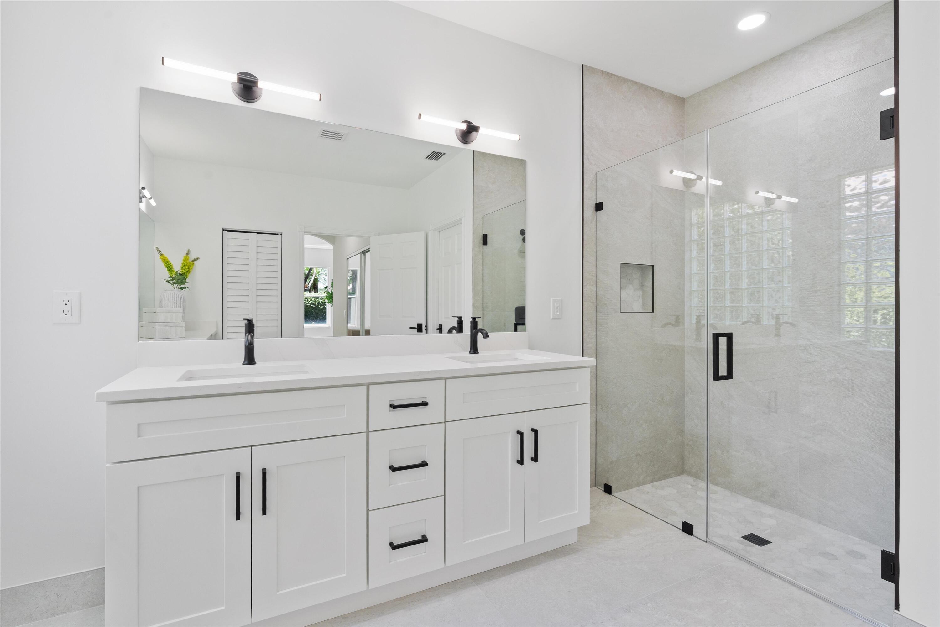 VALENCIA FALLS 7 - Residential