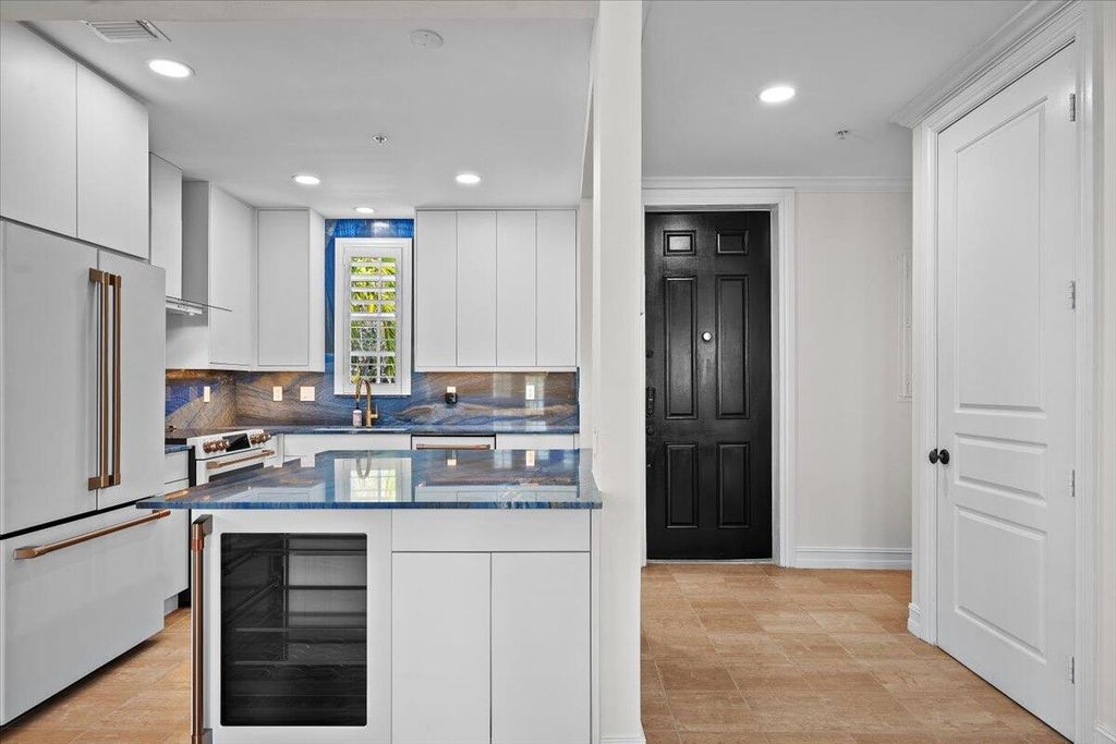 Photo of 1970 S Dixie Highway #R5, West Palm Beach, FL 33401 (MLS # R11151177)