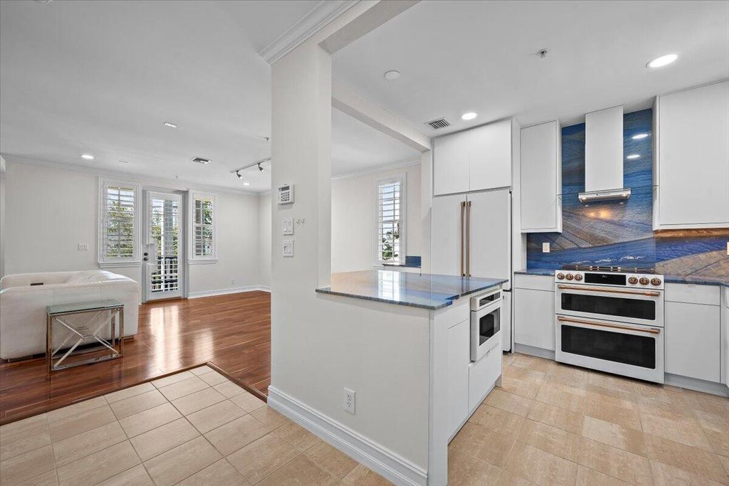 Photo of 1970 S Dixie Highway #R5, West Palm Beach, FL 33401 (MLS # R11151177)