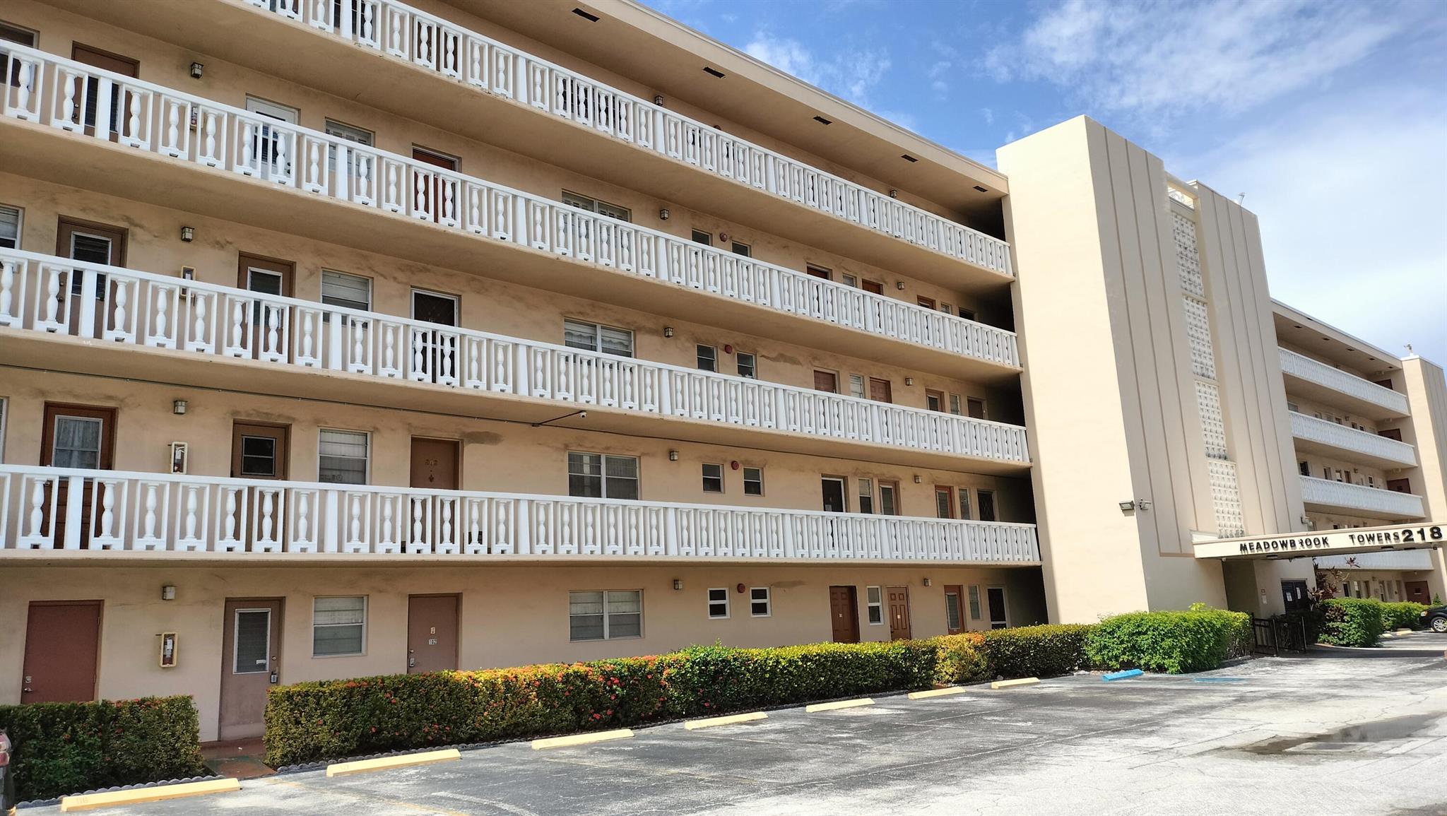 Stop Renting -- Start Owning! Why pay rent when you can own this spacious 1-bed, 1.5-bath condo and build equity? Enjoy a brand-new modern kitchen, open layout, guest half-bath, and a bedroom with 2 walk-in closets. Perfect for first-time buyers or investors! Located near top dining, shopping, beaches, and the casino. This beautifully updated condo offers comfort, style, and convenience. Don't miss out--schedule your private tour today! We can represent both buyer and seller for a smooth transaction. Your future starts here!