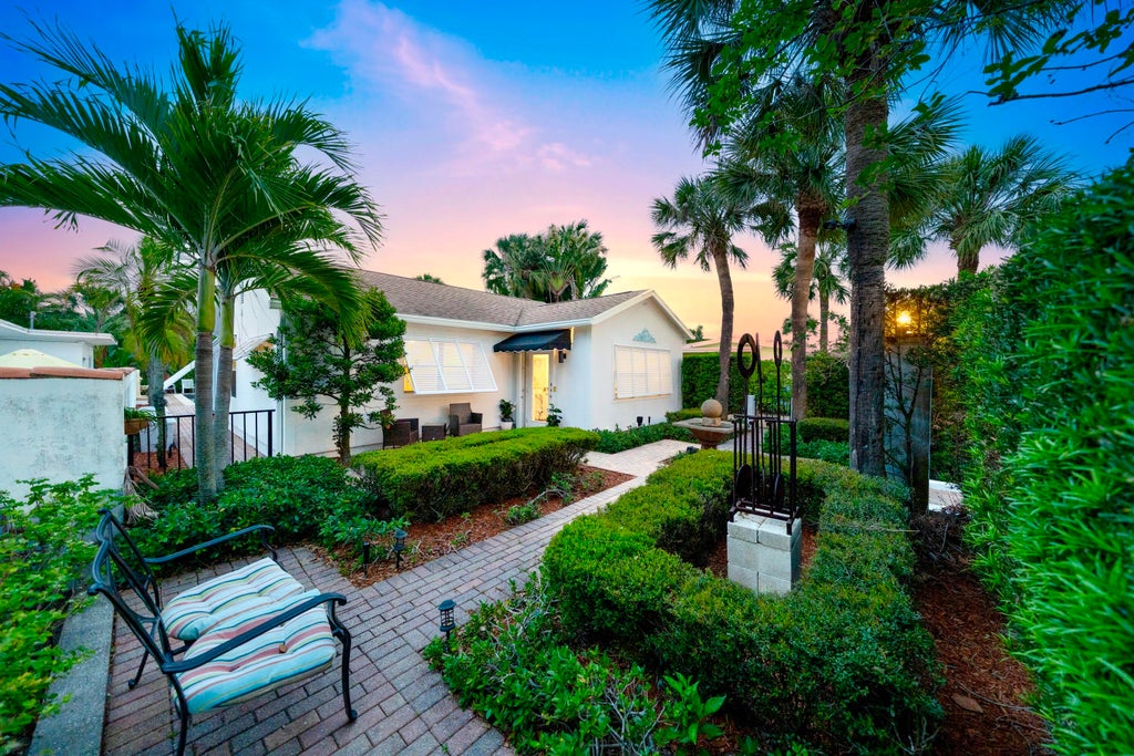 Photo of 205 18th Avenue N, Lake Worth Beach, FL 33460 (MLS # B26092896)