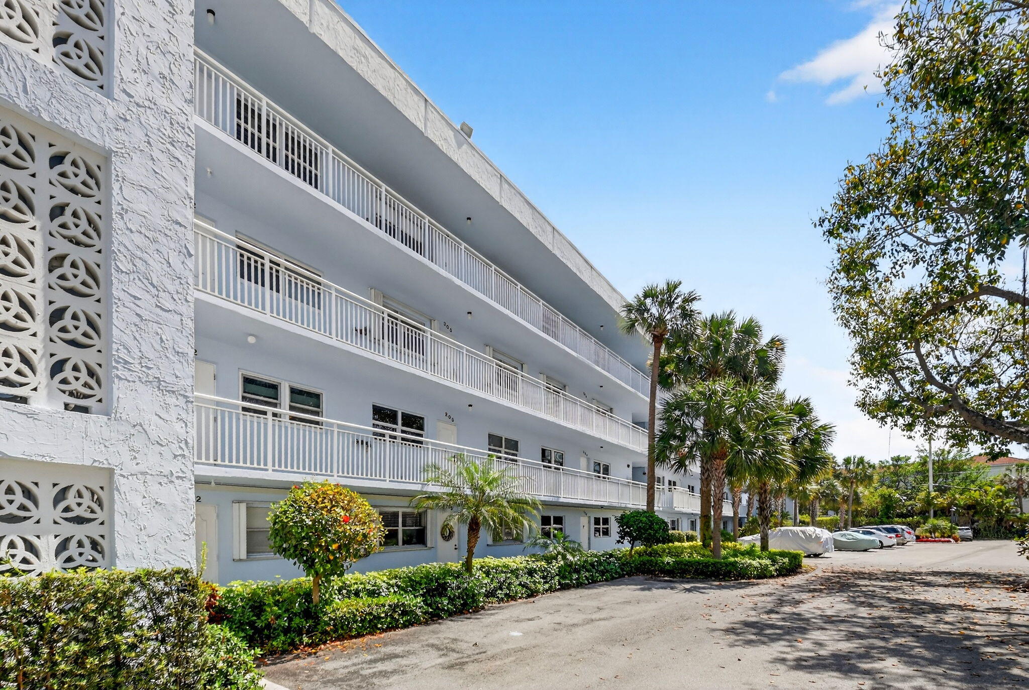 SEAGATE OF GULFSTREAM CONDO - Residential