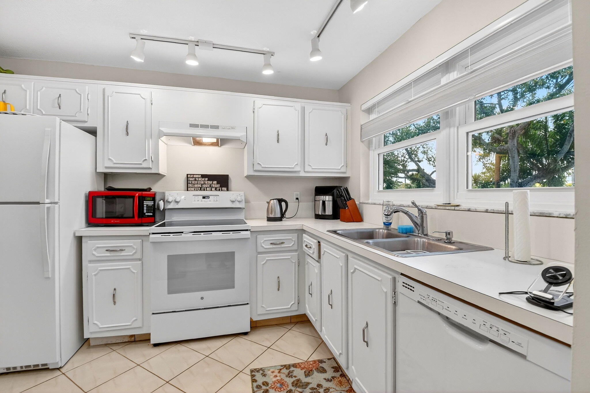 SEAGATE OF GULFSTREAM CONDO - Residential