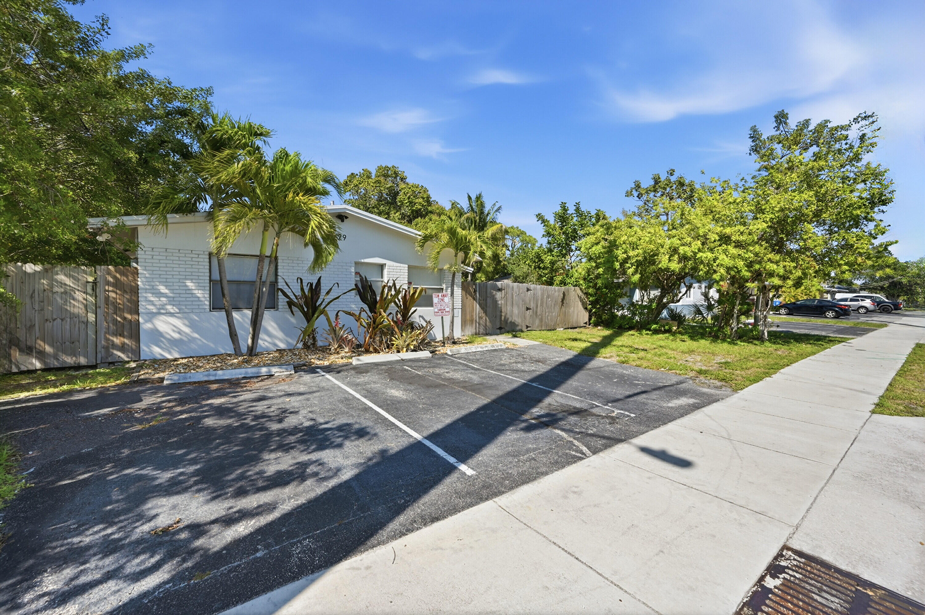 OAKLAND PARK SECOND ADD - Residential Income