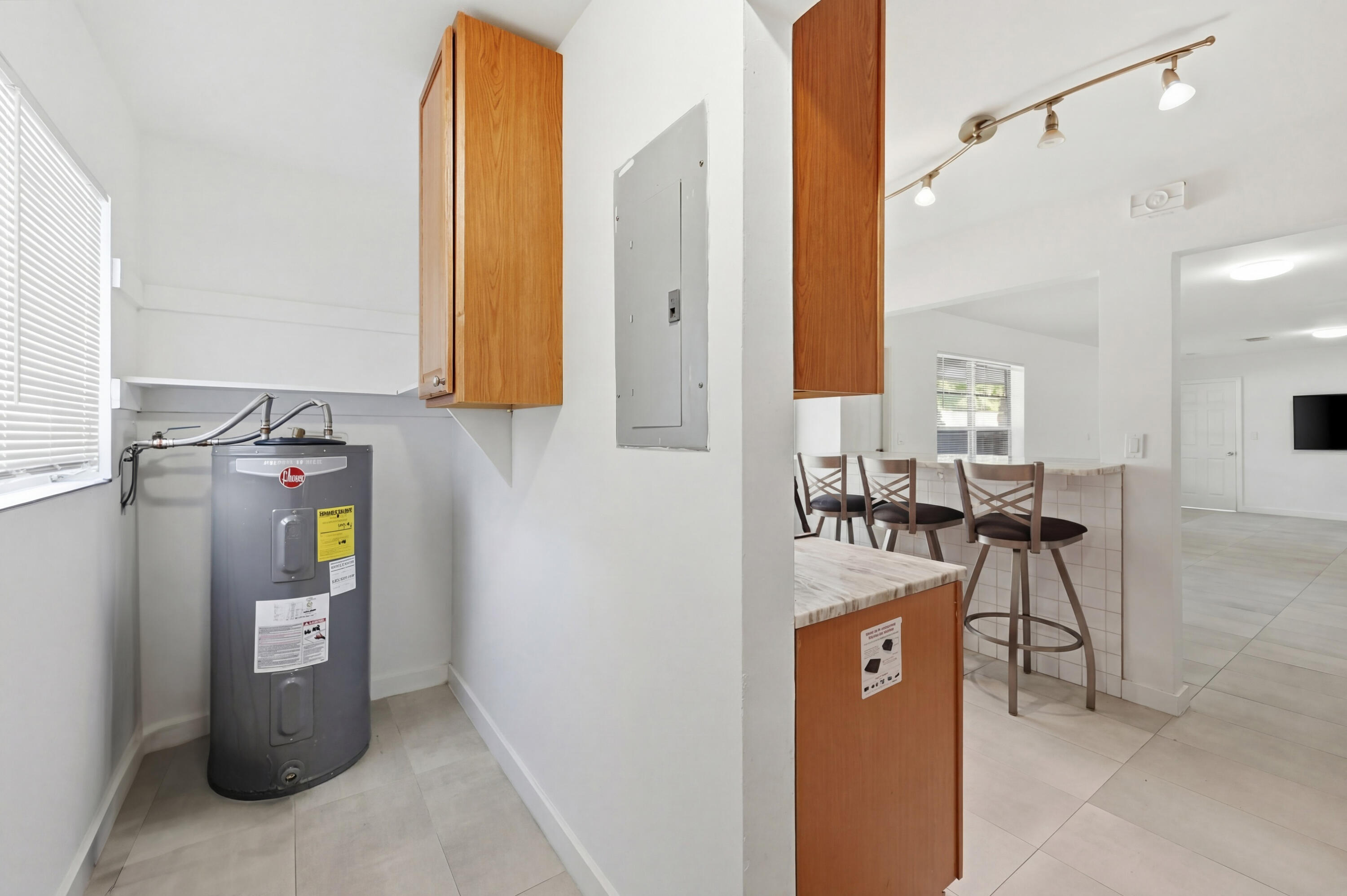 OAKLAND PARK SECOND ADD - Residential Income