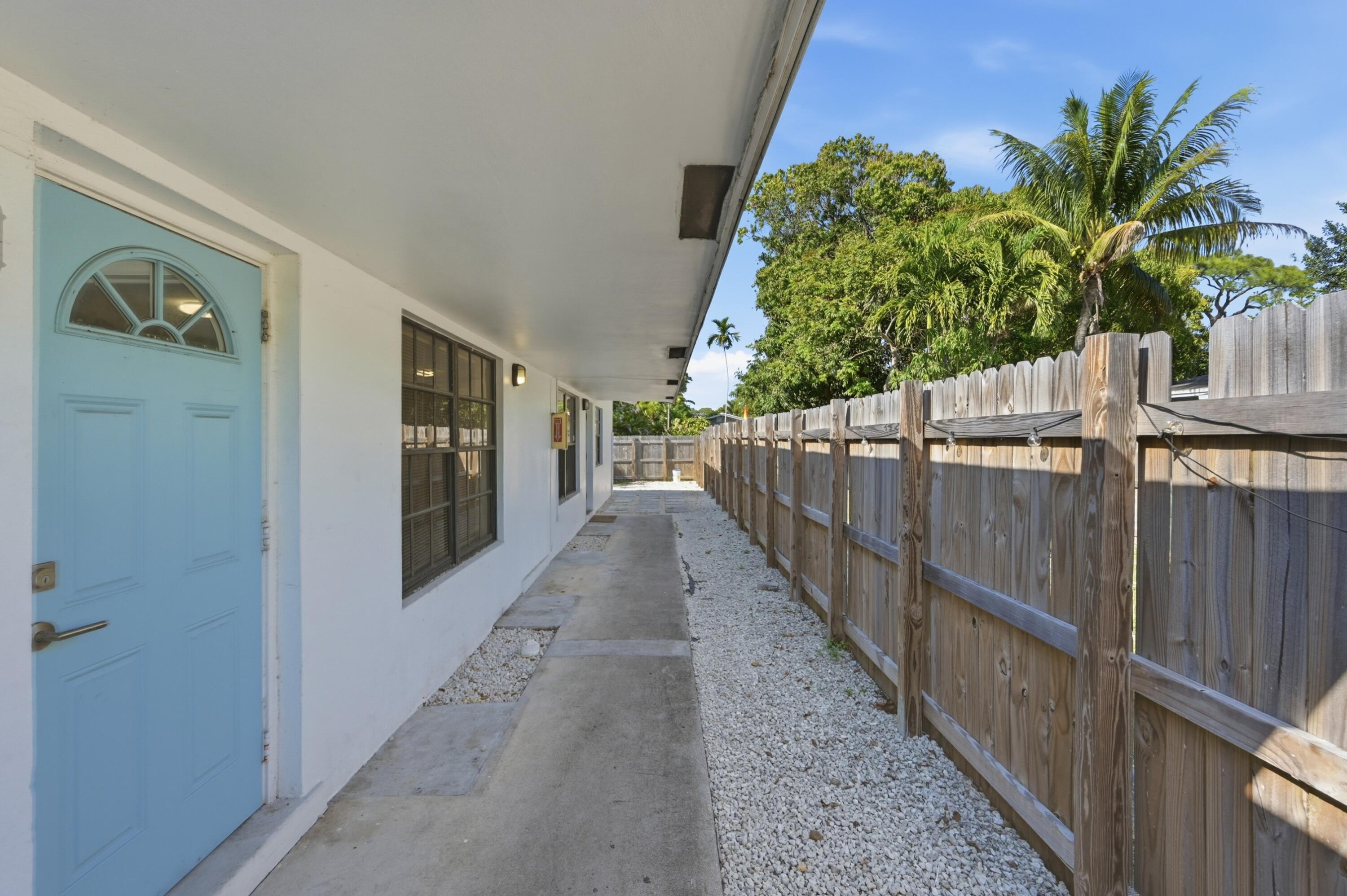 OAKLAND PARK SECOND ADD - Residential Income