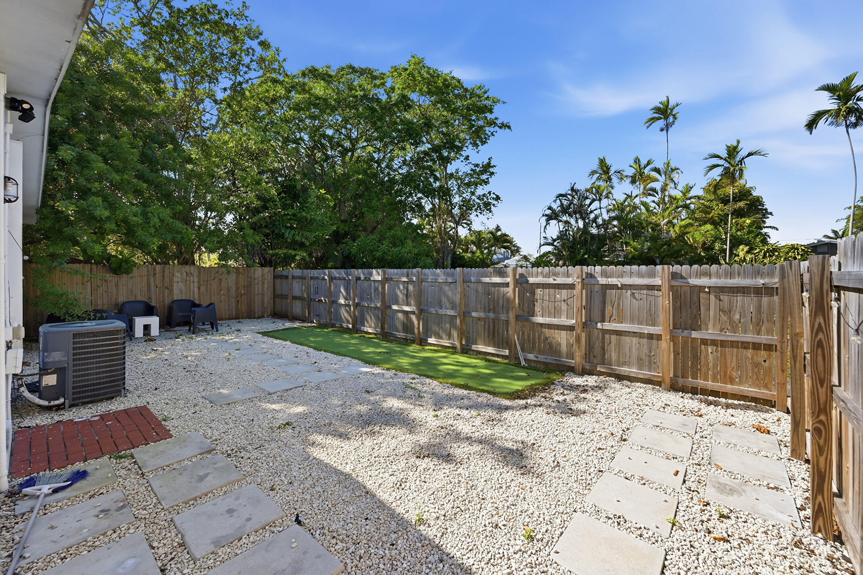 OAKLAND PARK SECOND ADD - Residential Income