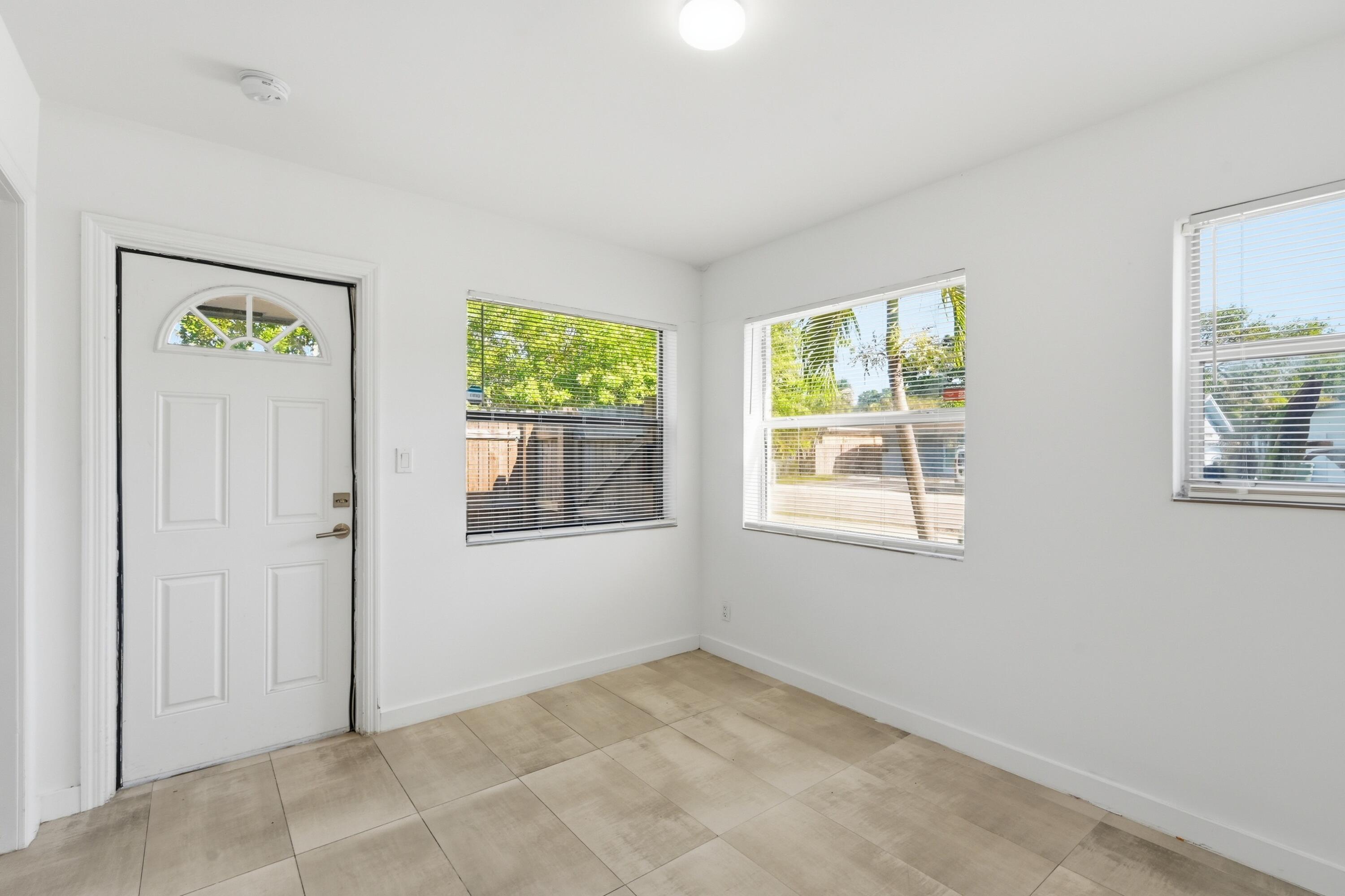 OAKLAND PARK SECOND ADD - Residential Income