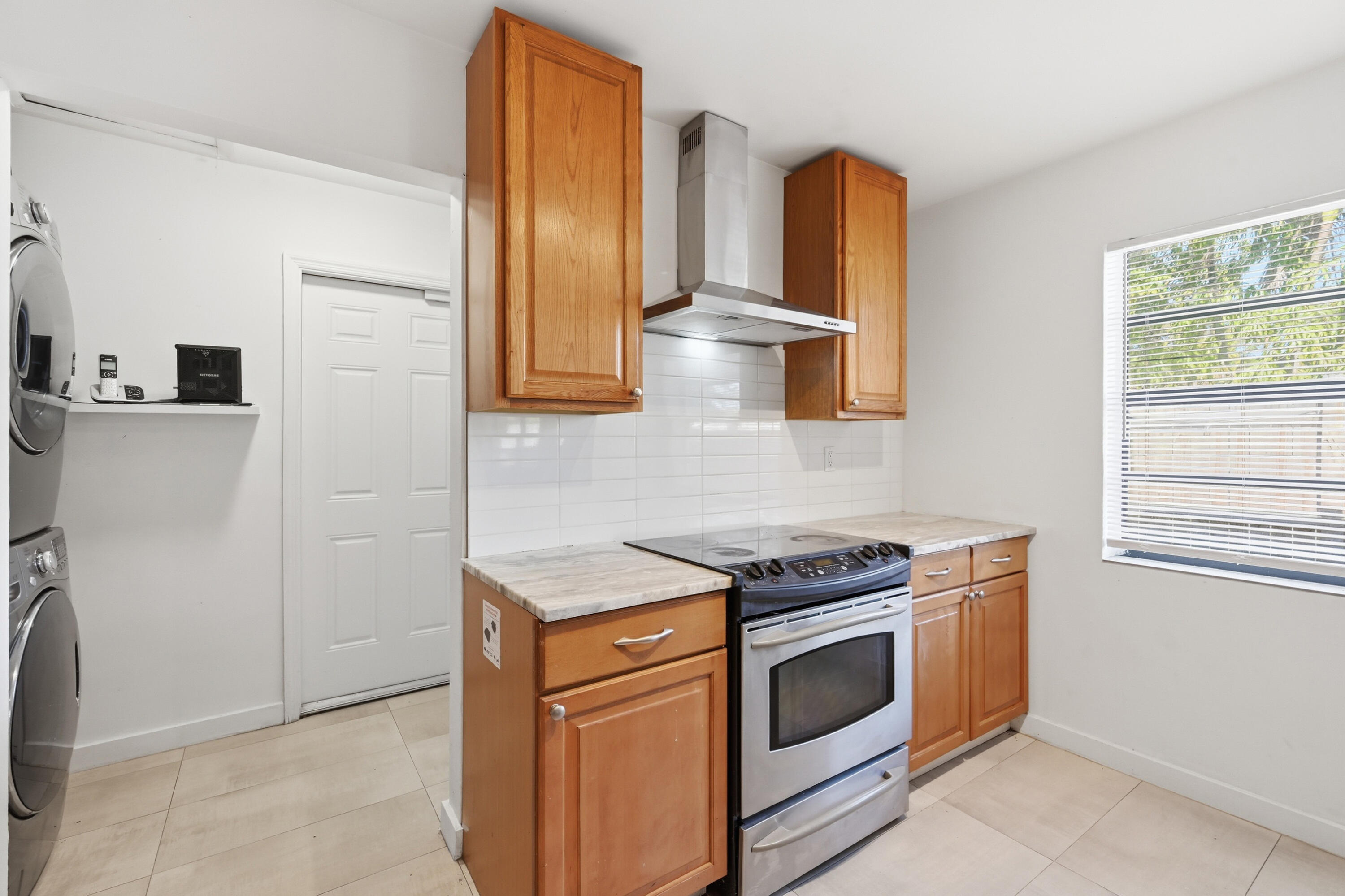 OAKLAND PARK SECOND ADD - Residential Income