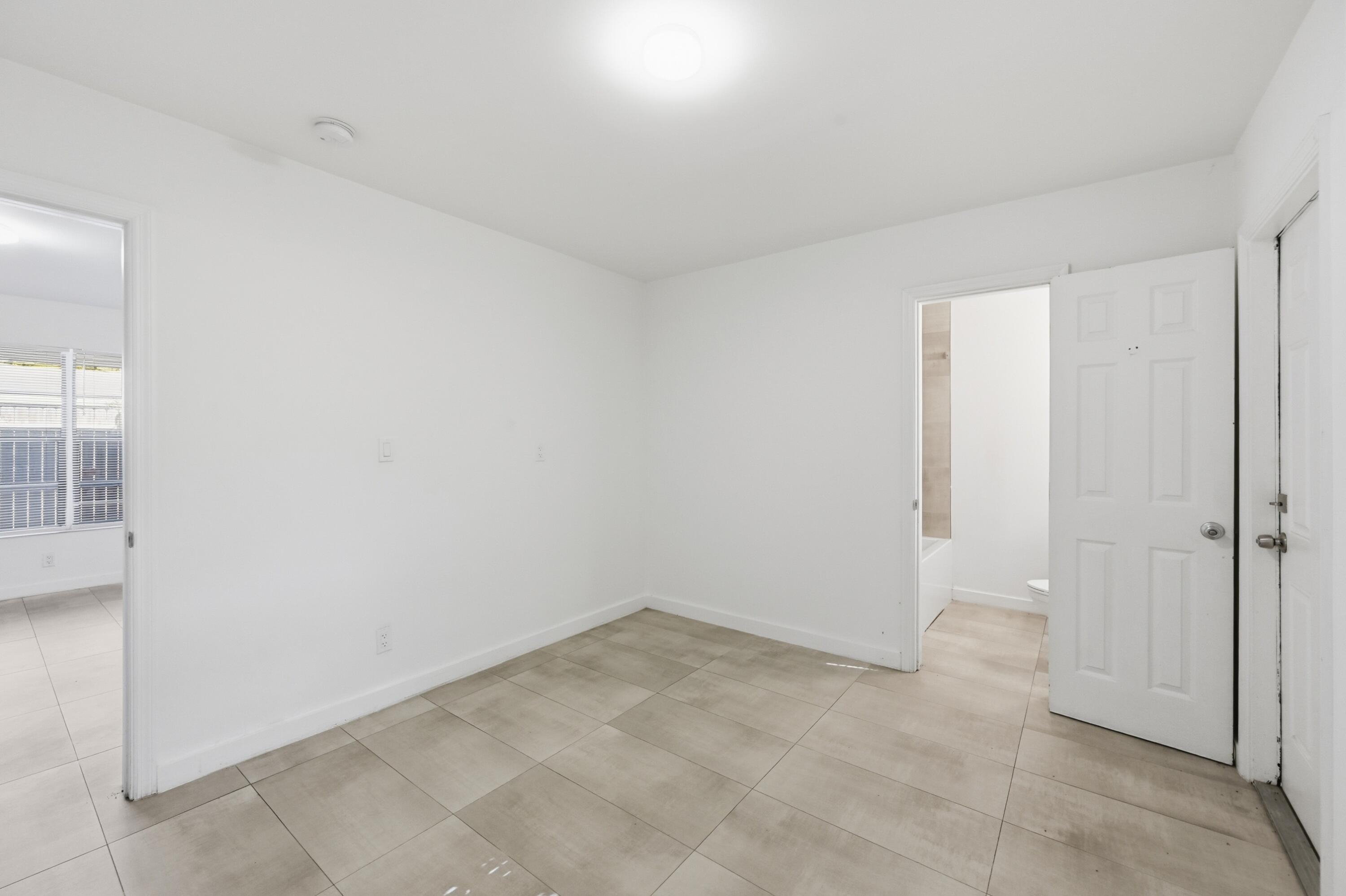 OAKLAND PARK SECOND ADD - Residential Income