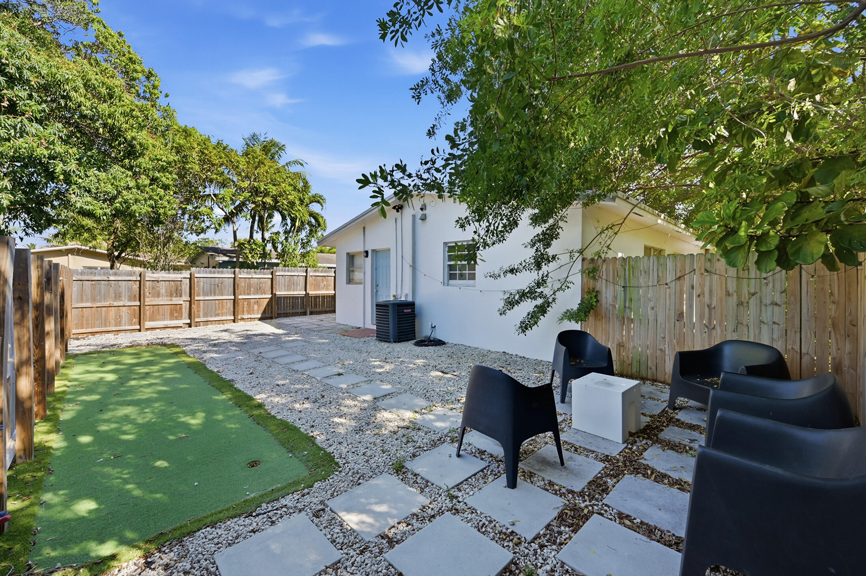 OAKLAND PARK SECOND ADD - Residential Income