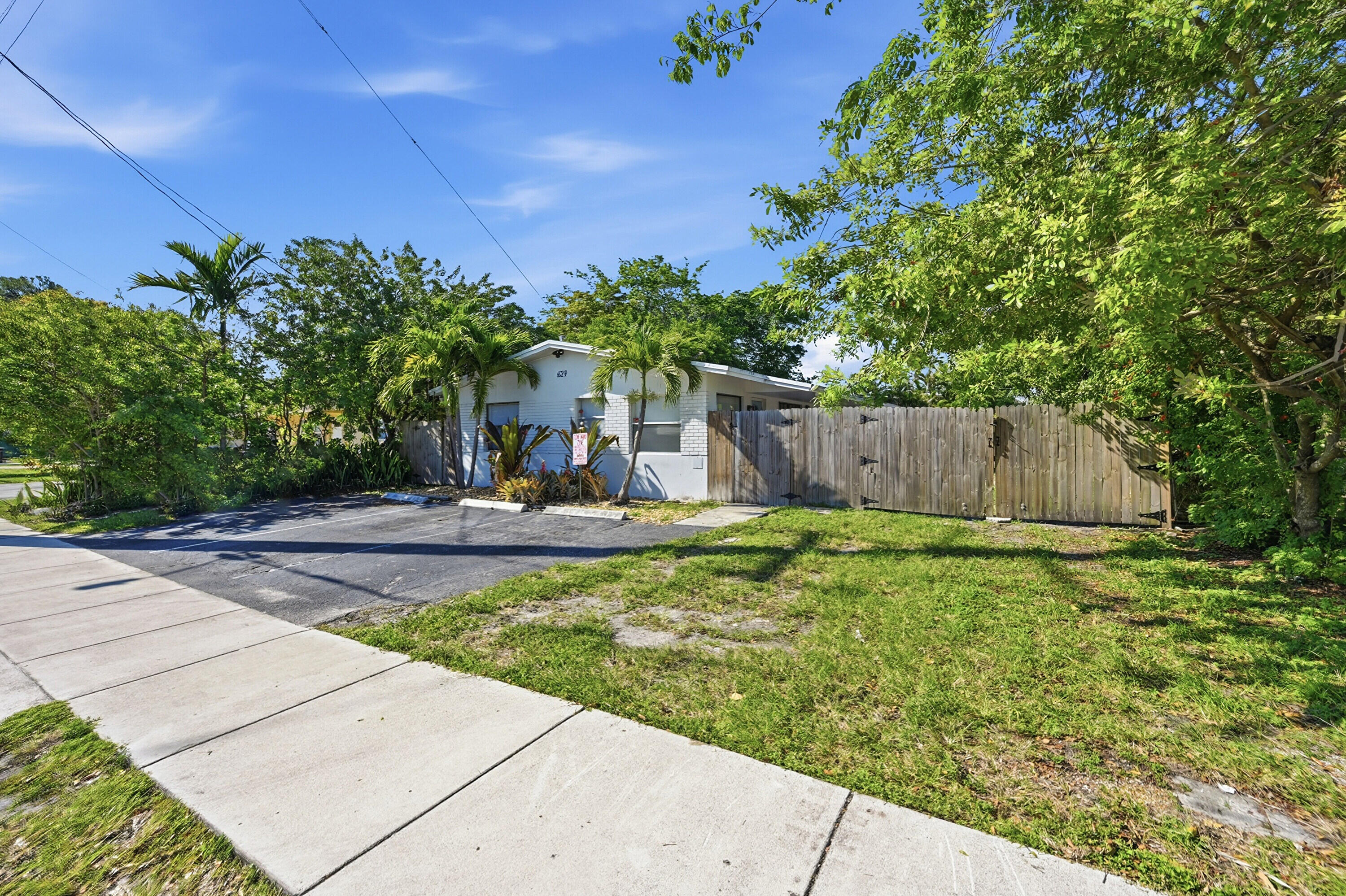 OAKLAND PARK SECOND ADD - Residential Income