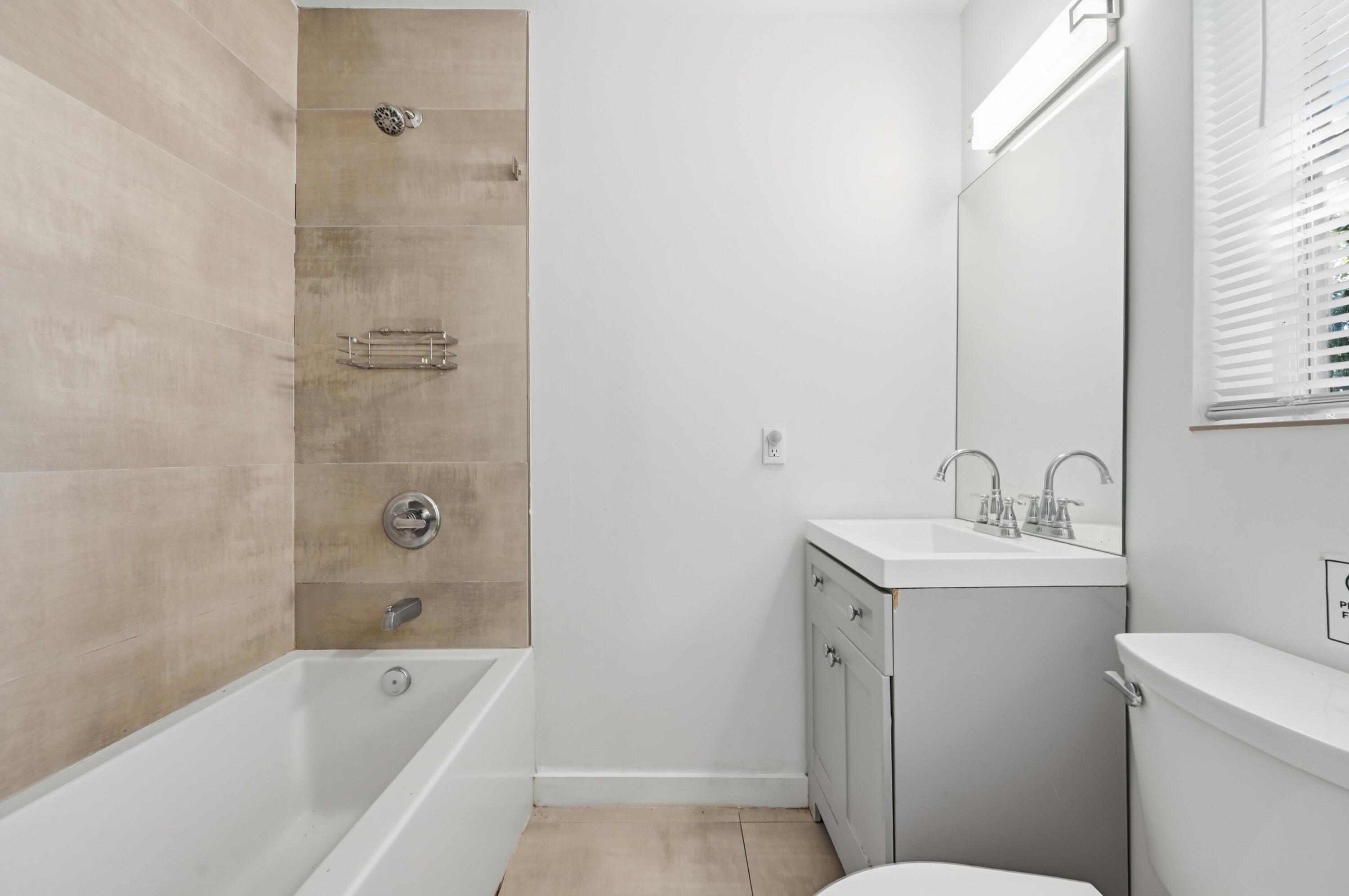 OAKLAND PARK SECOND ADD - Residential Income