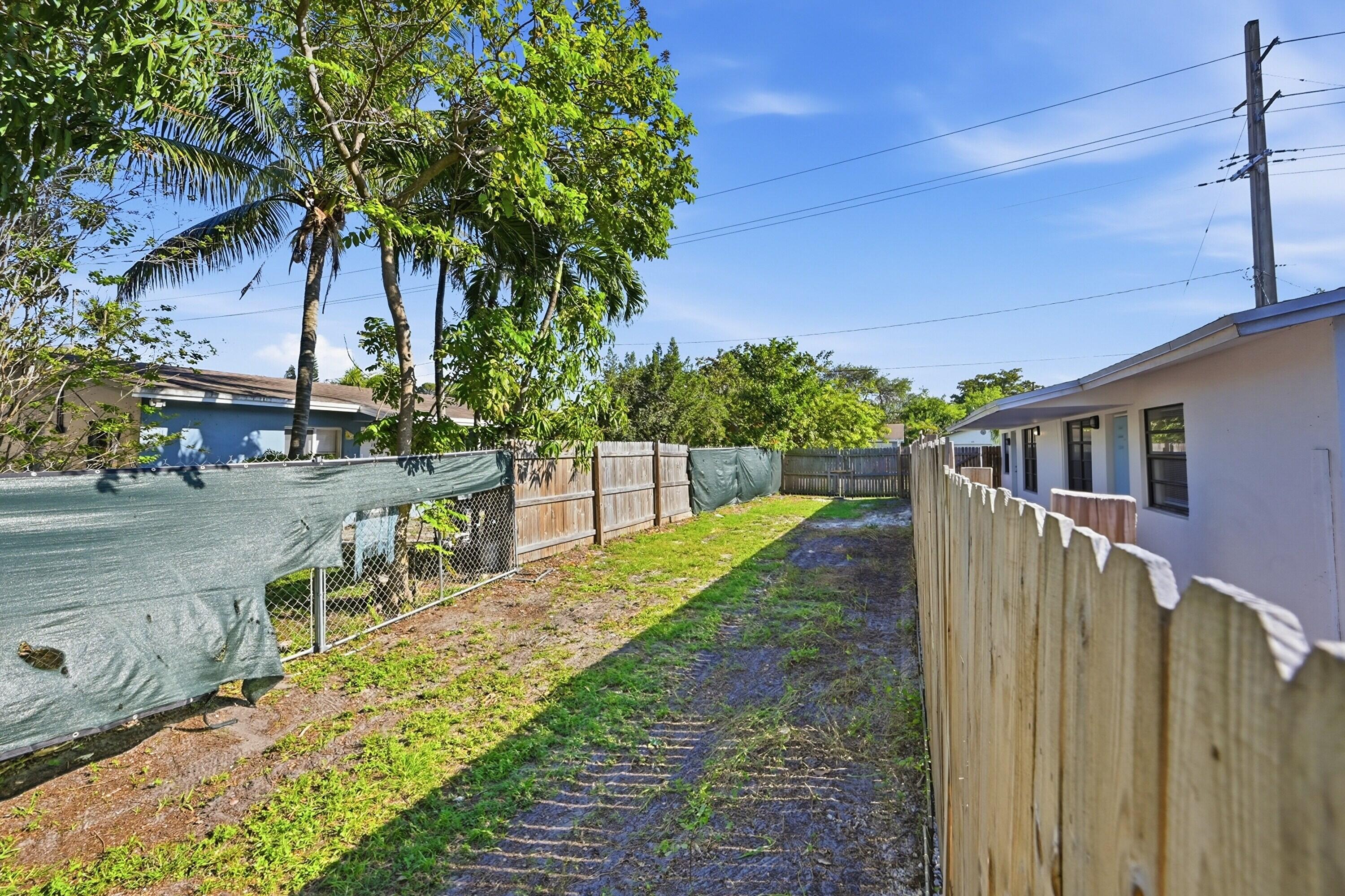 OAKLAND PARK SECOND ADD - Residential Income