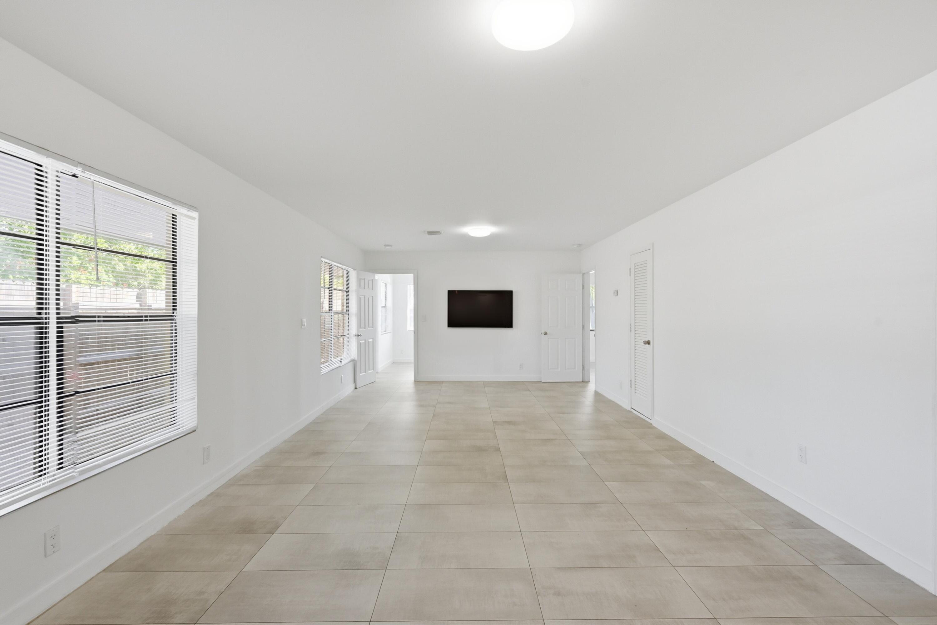 OAKLAND PARK SECOND ADD - Residential Income