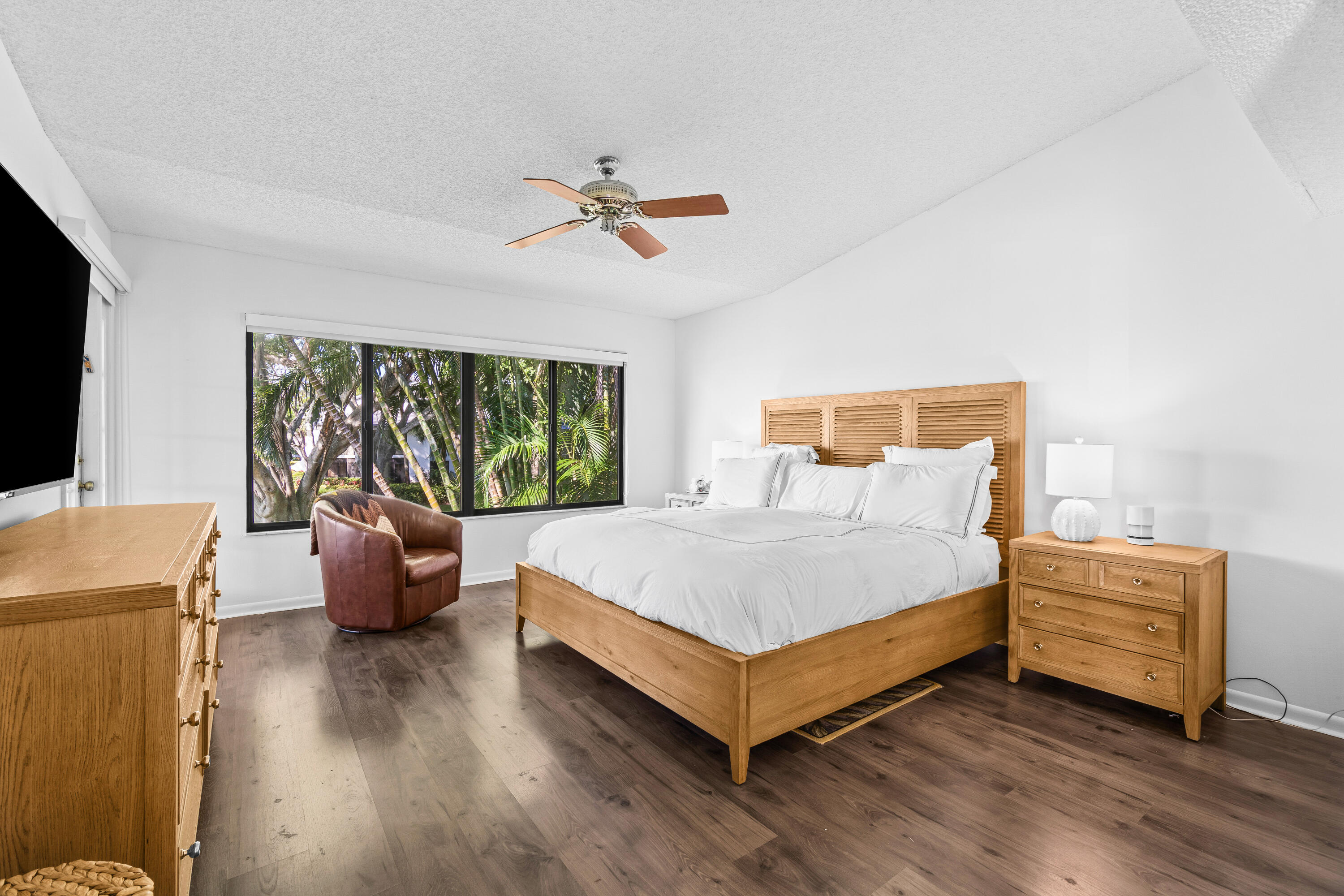 GLENEAGLES CONDO I - Residential