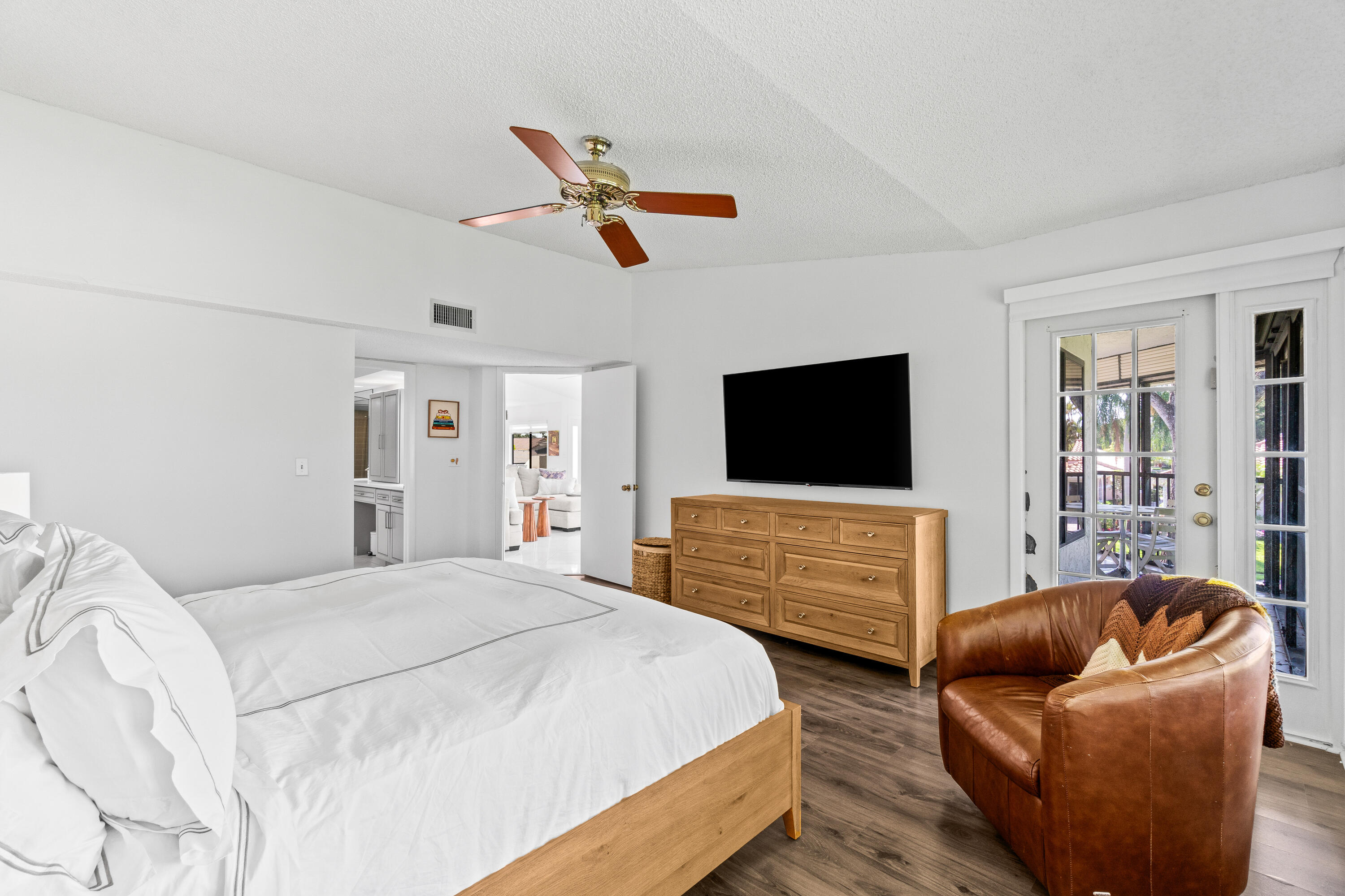 GLENEAGLES CONDO I - Residential