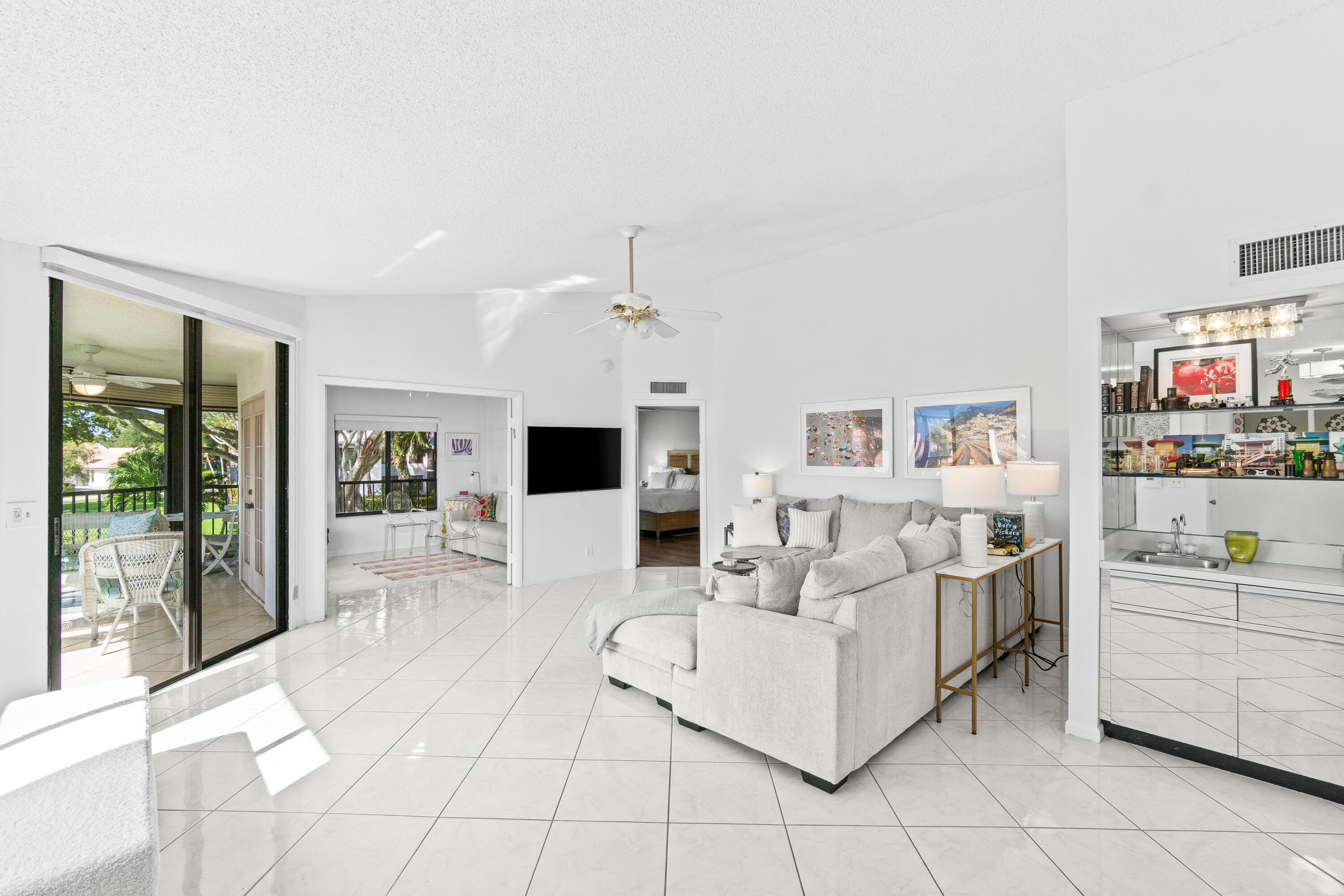 GLENEAGLES CONDO I - Residential
