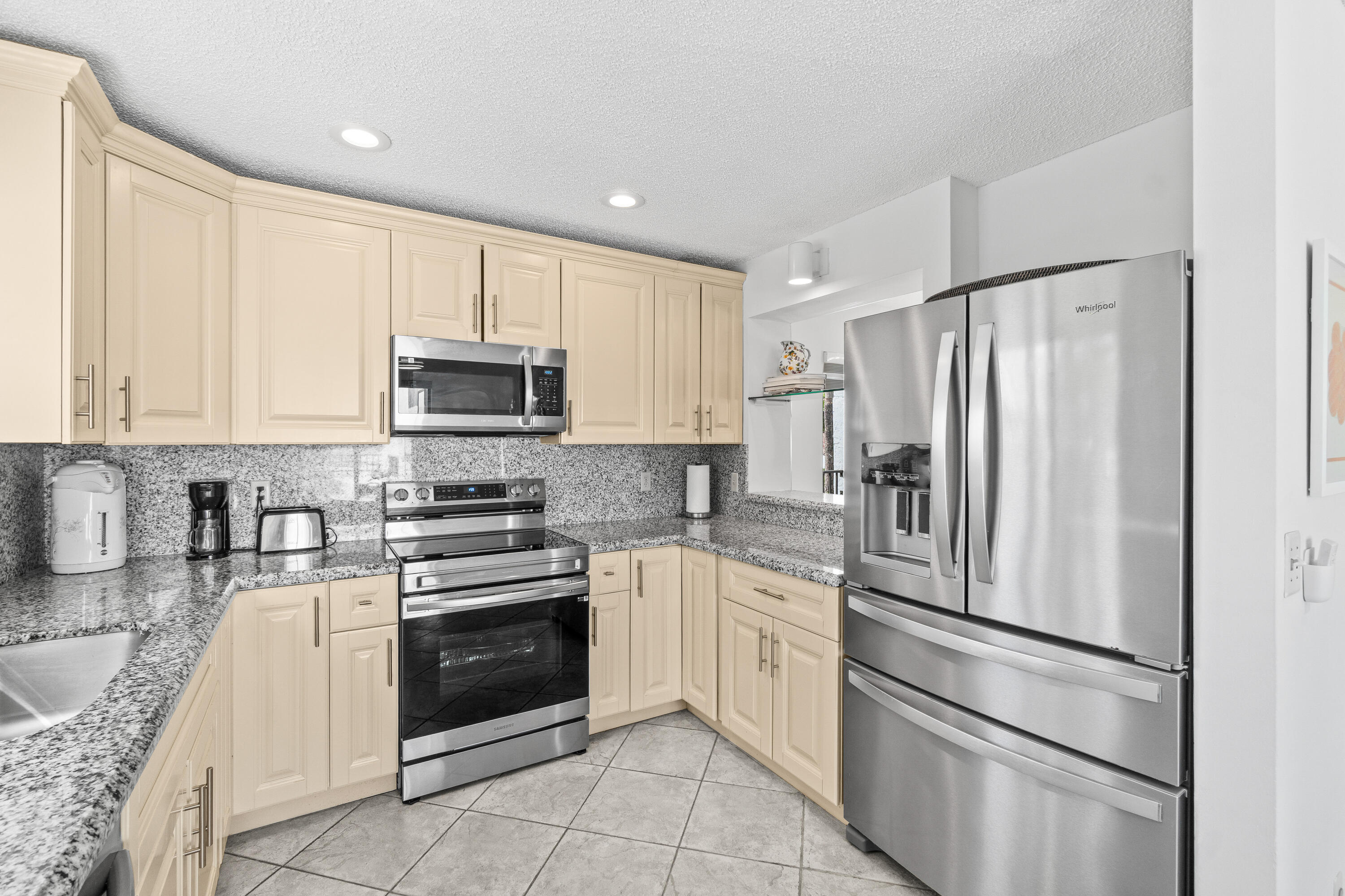 GLENEAGLES CONDO I - Residential