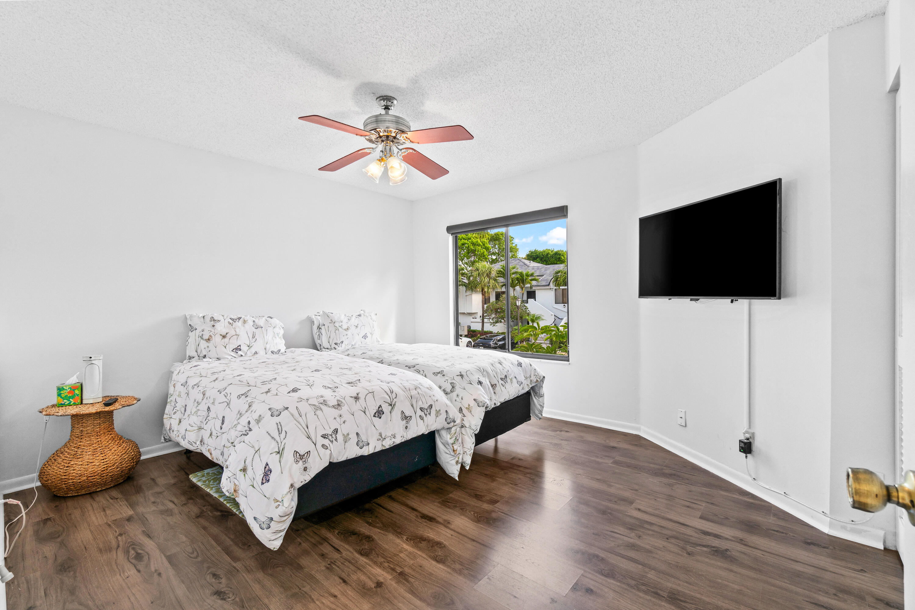 GLENEAGLES CONDO I - Residential