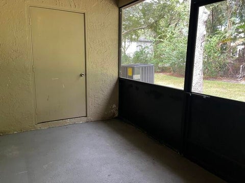 Tiny photo for 584 WESTREE Lane #584, Plantation, FL 33324 (MLS # B26070490)