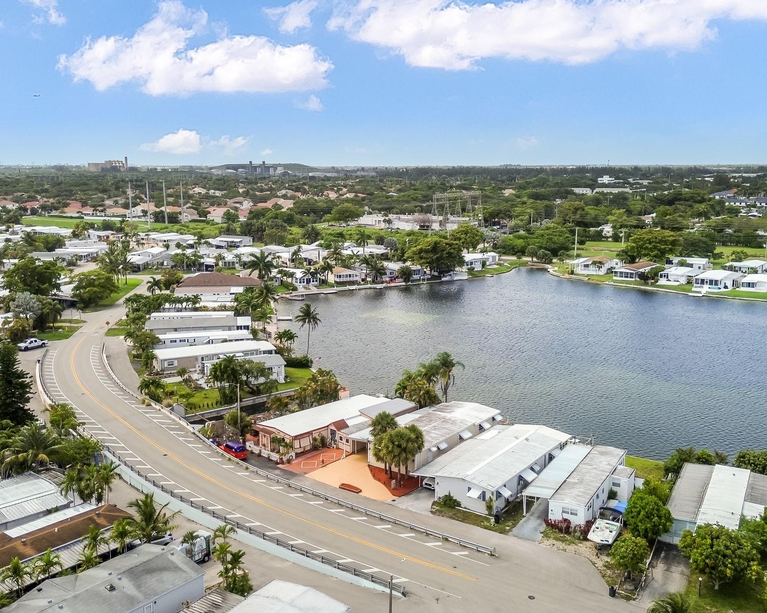 RAVENSWOOD ESTATES & MARI - Residential