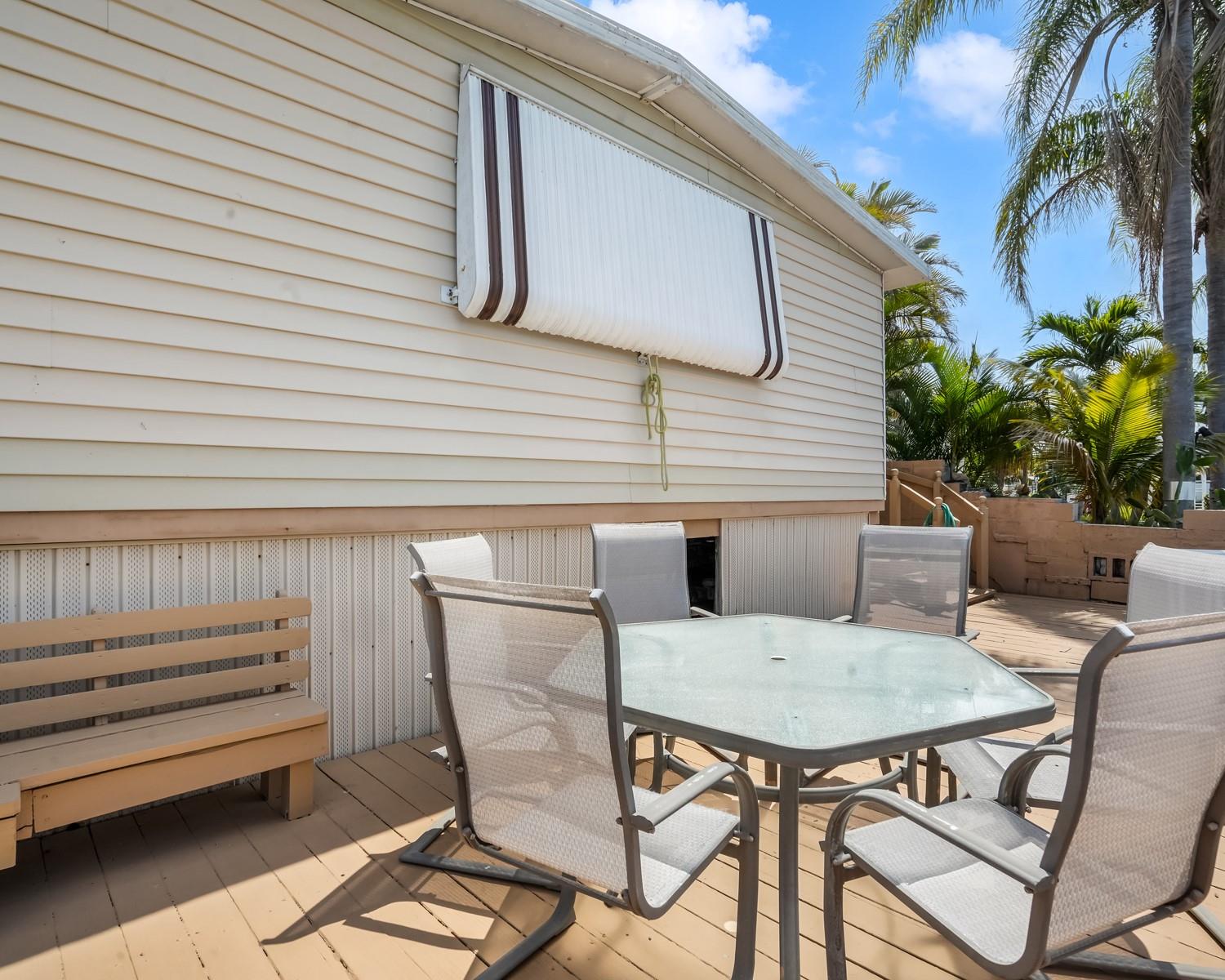 RAVENSWOOD ESTATES & MARI - Residential