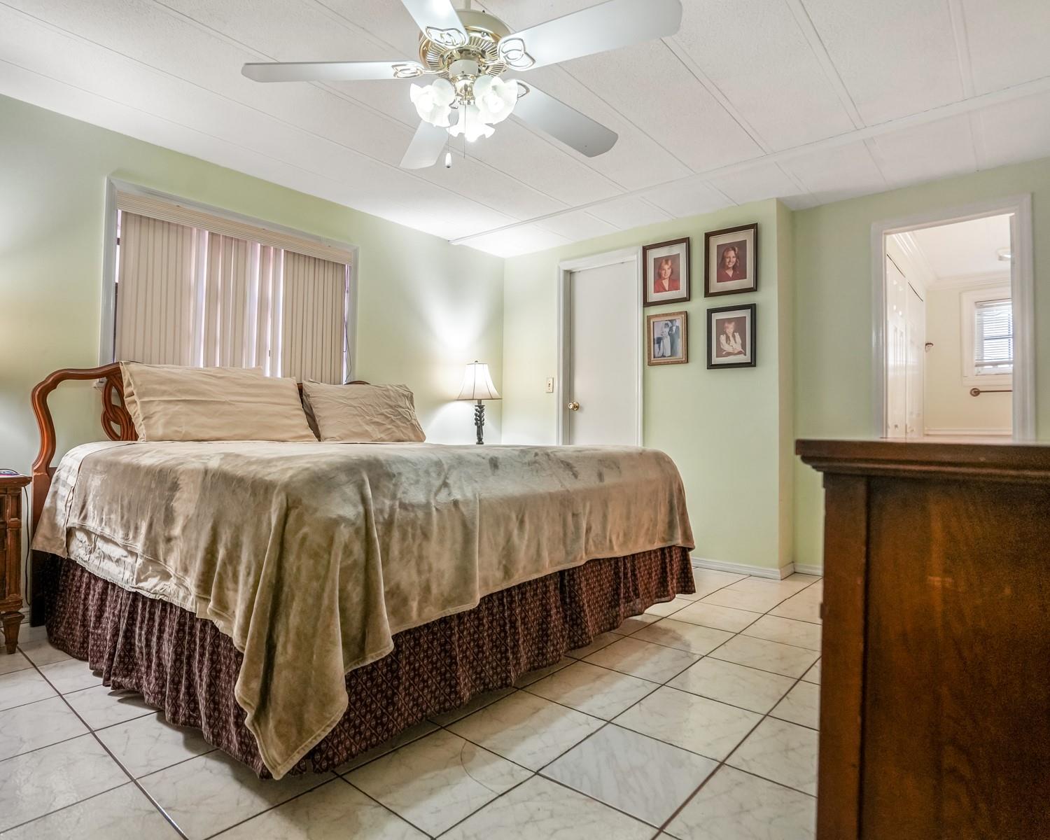 RAVENSWOOD ESTATES & MARI - Residential