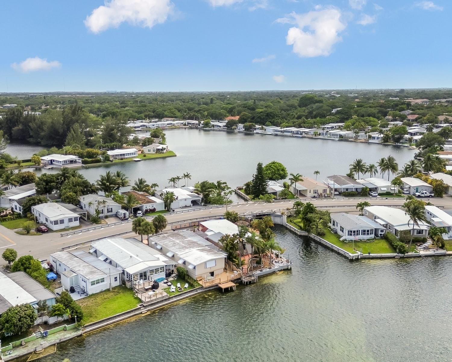 RAVENSWOOD ESTATES & MARI - Residential