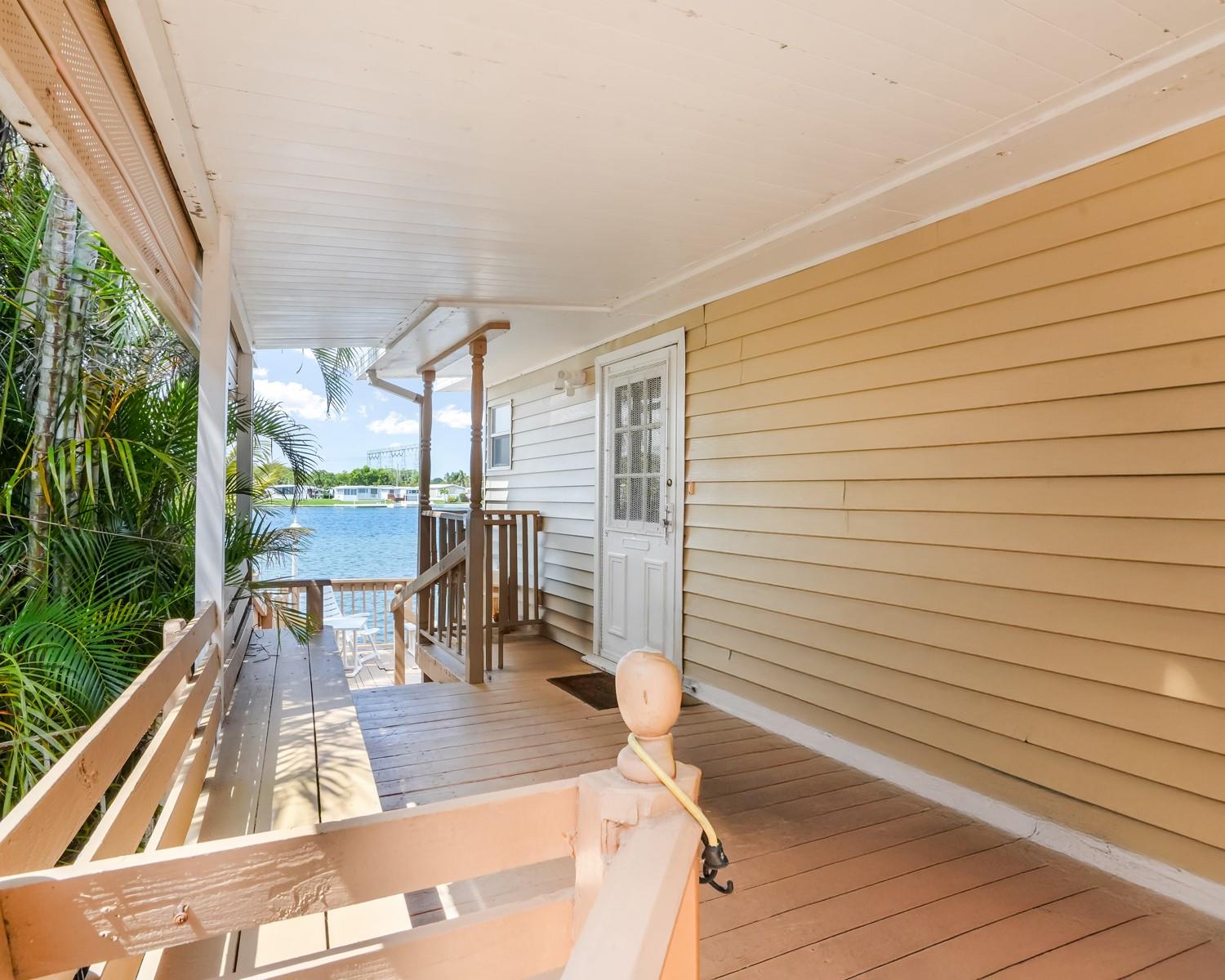 RAVENSWOOD ESTATES & MARI - Residential