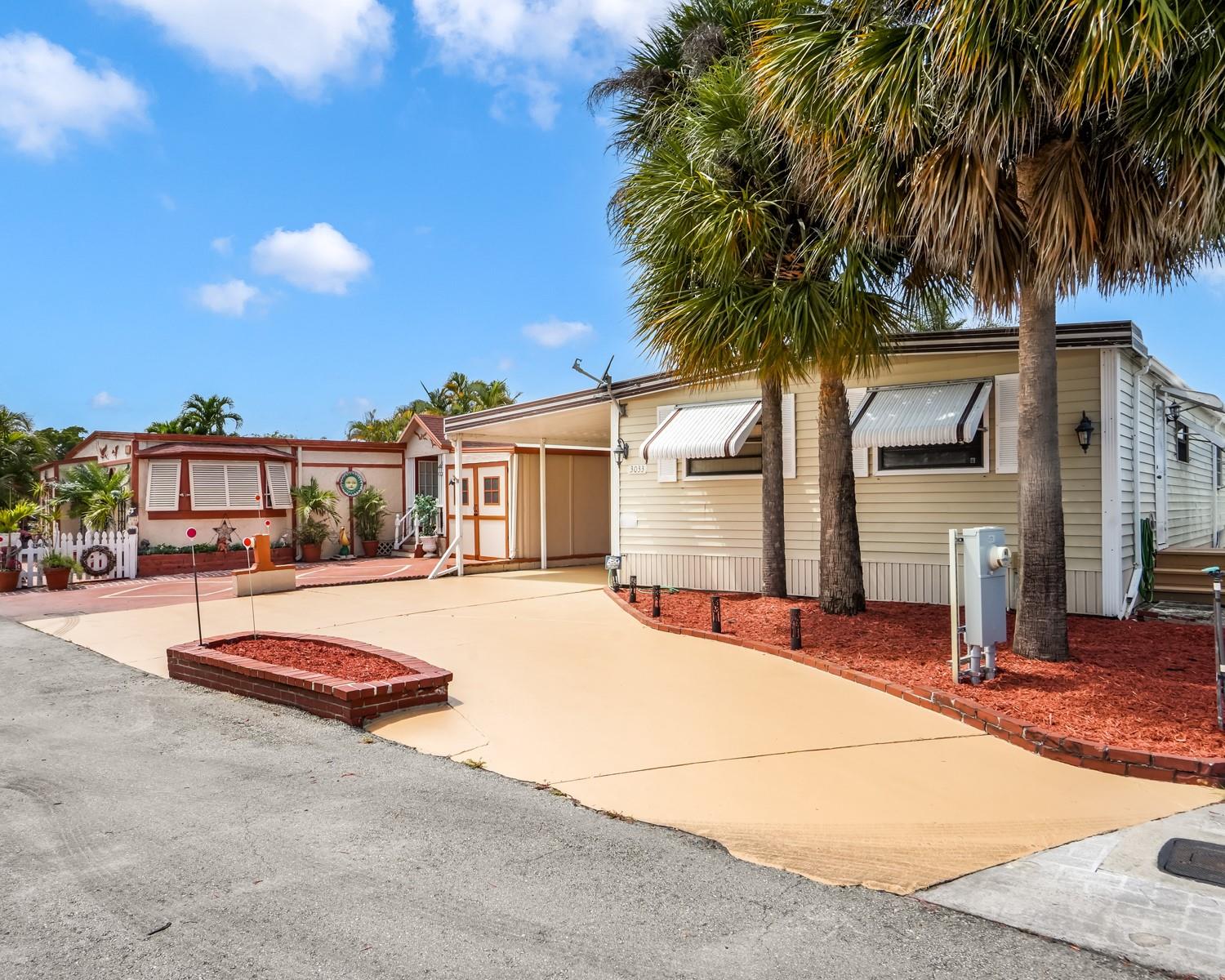 RAVENSWOOD ESTATES & MARI - Residential