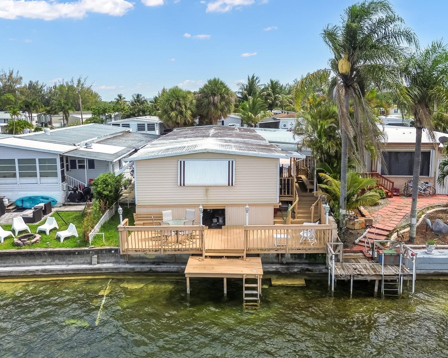 RAVENSWOOD ESTATES & MARI - Residential