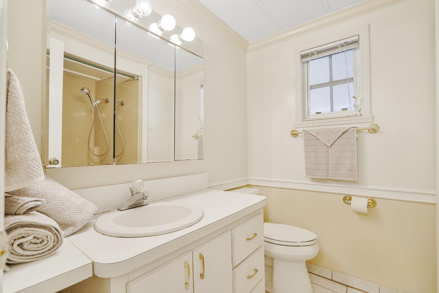 RAVENSWOOD ESTATES & MARI - Residential