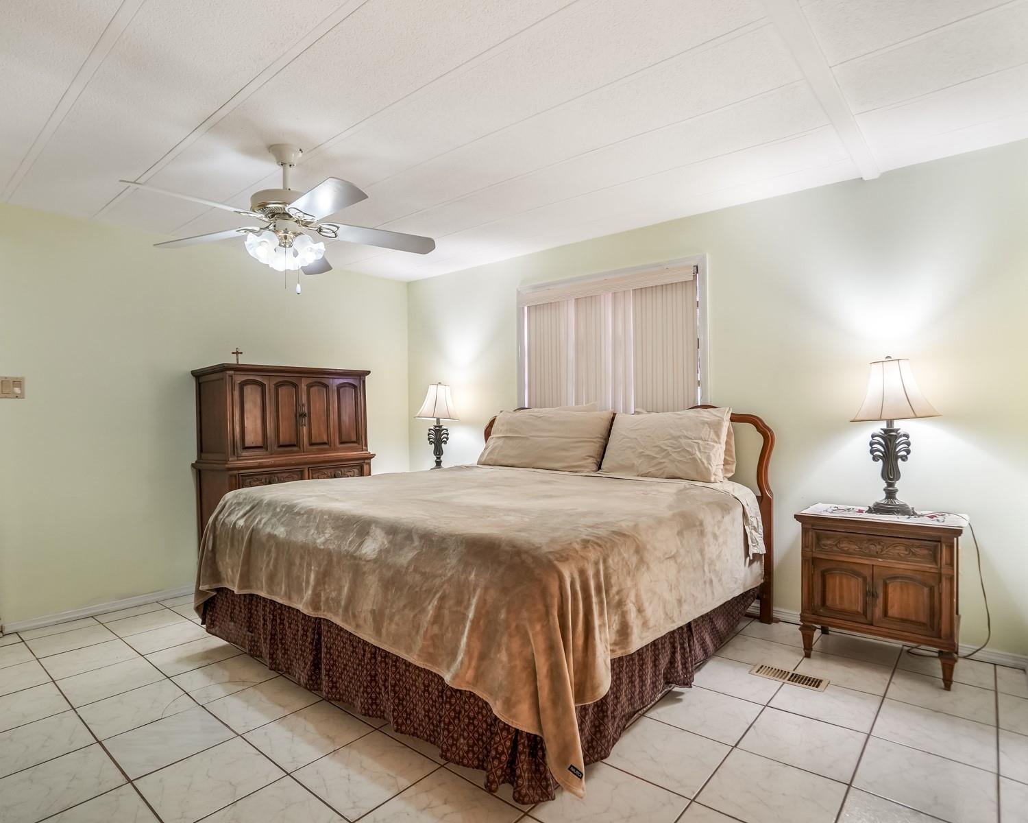 RAVENSWOOD ESTATES & MARI - Residential