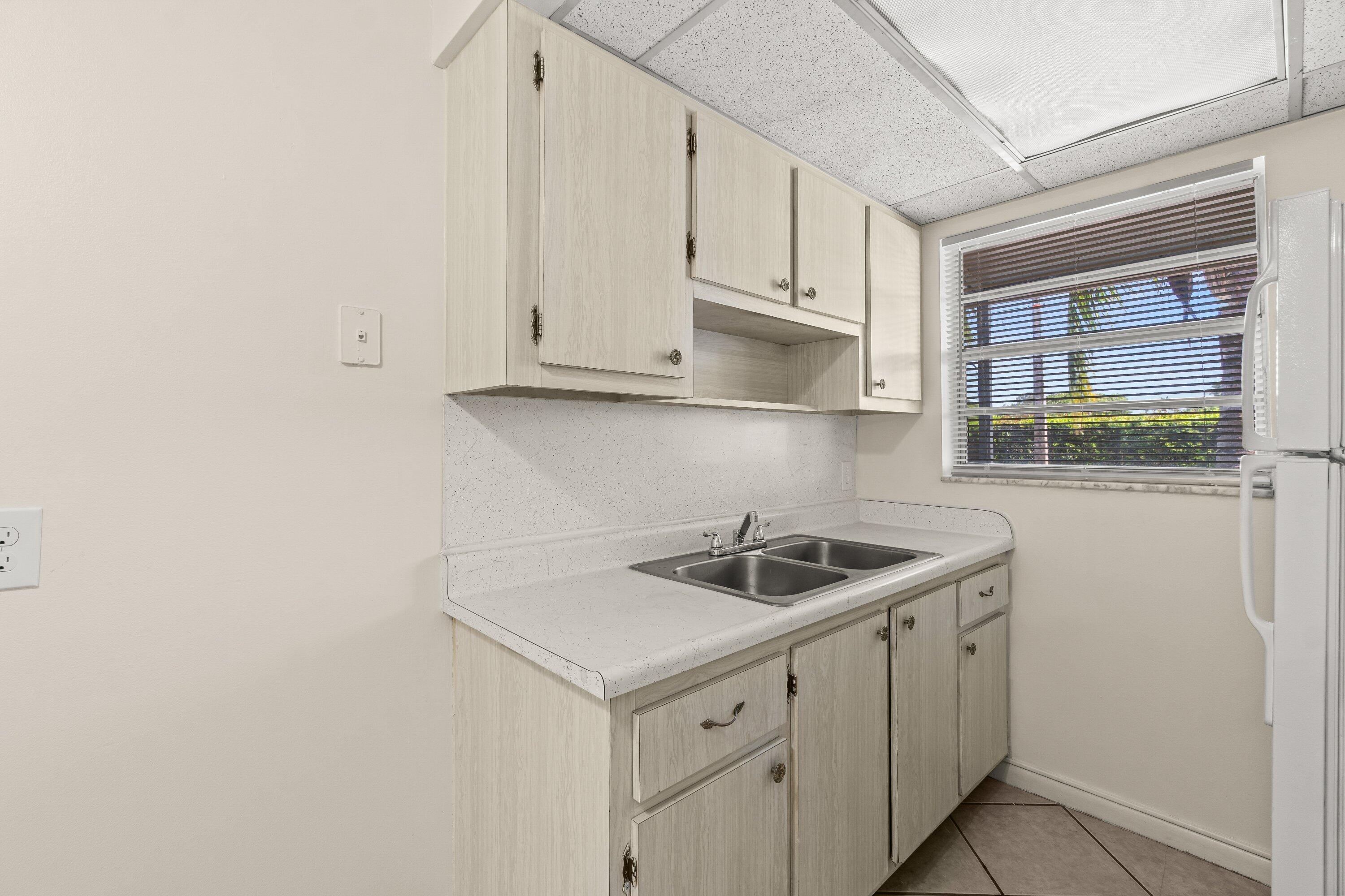 TOWN OF LAKE WORTH - Residential Lease