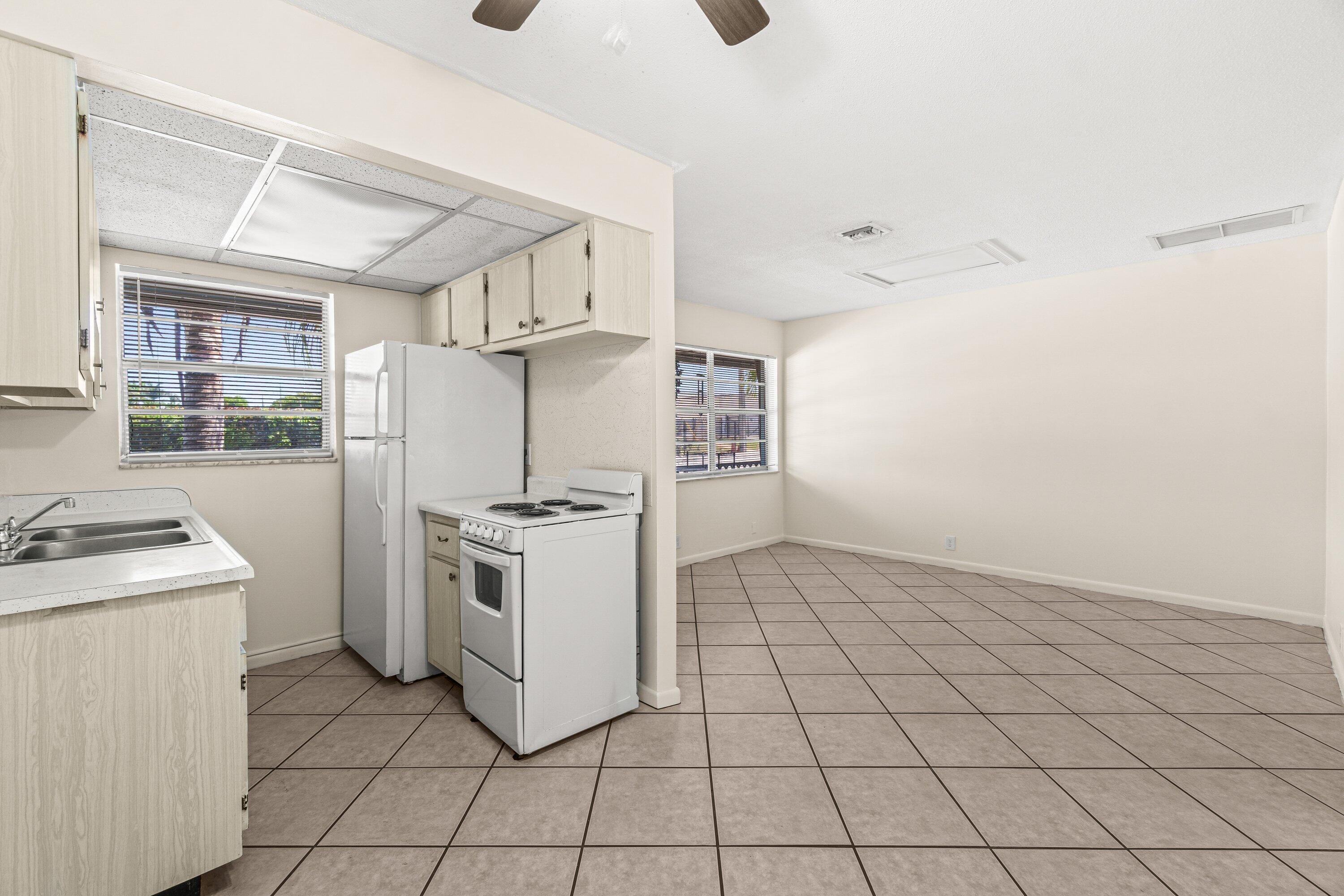 TOWN OF LAKE WORTH - Residential Lease
