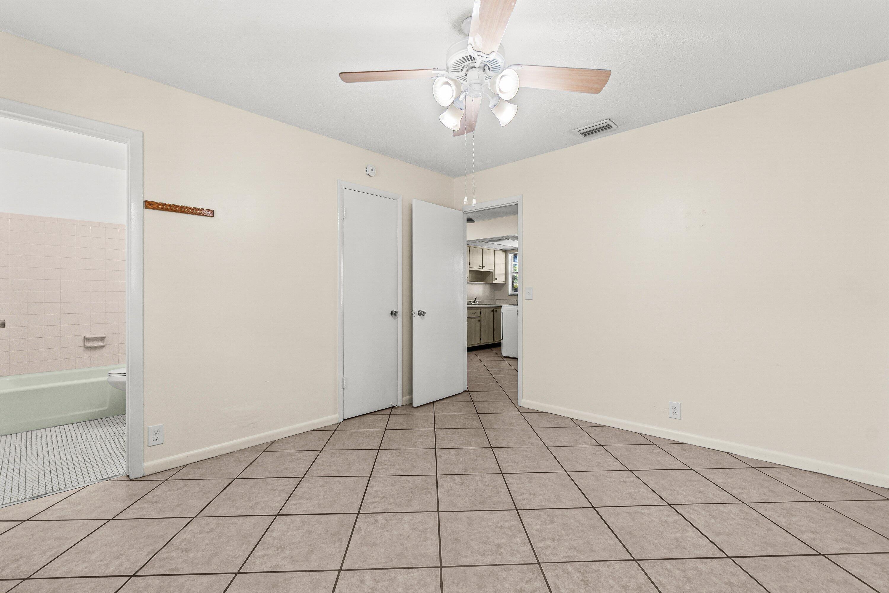 TOWN OF LAKE WORTH - Residential Lease