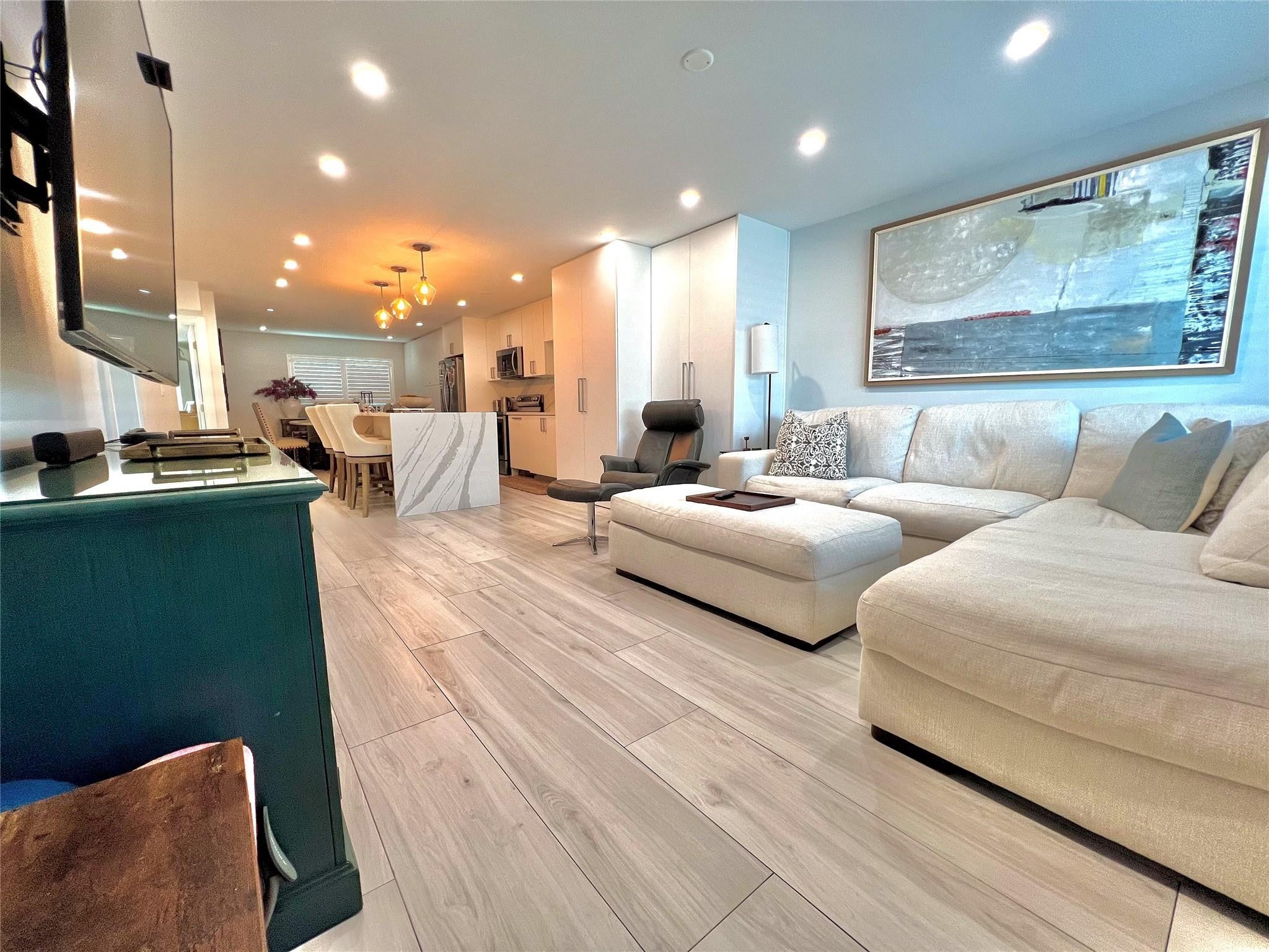 2115 NE 37th Drive 121