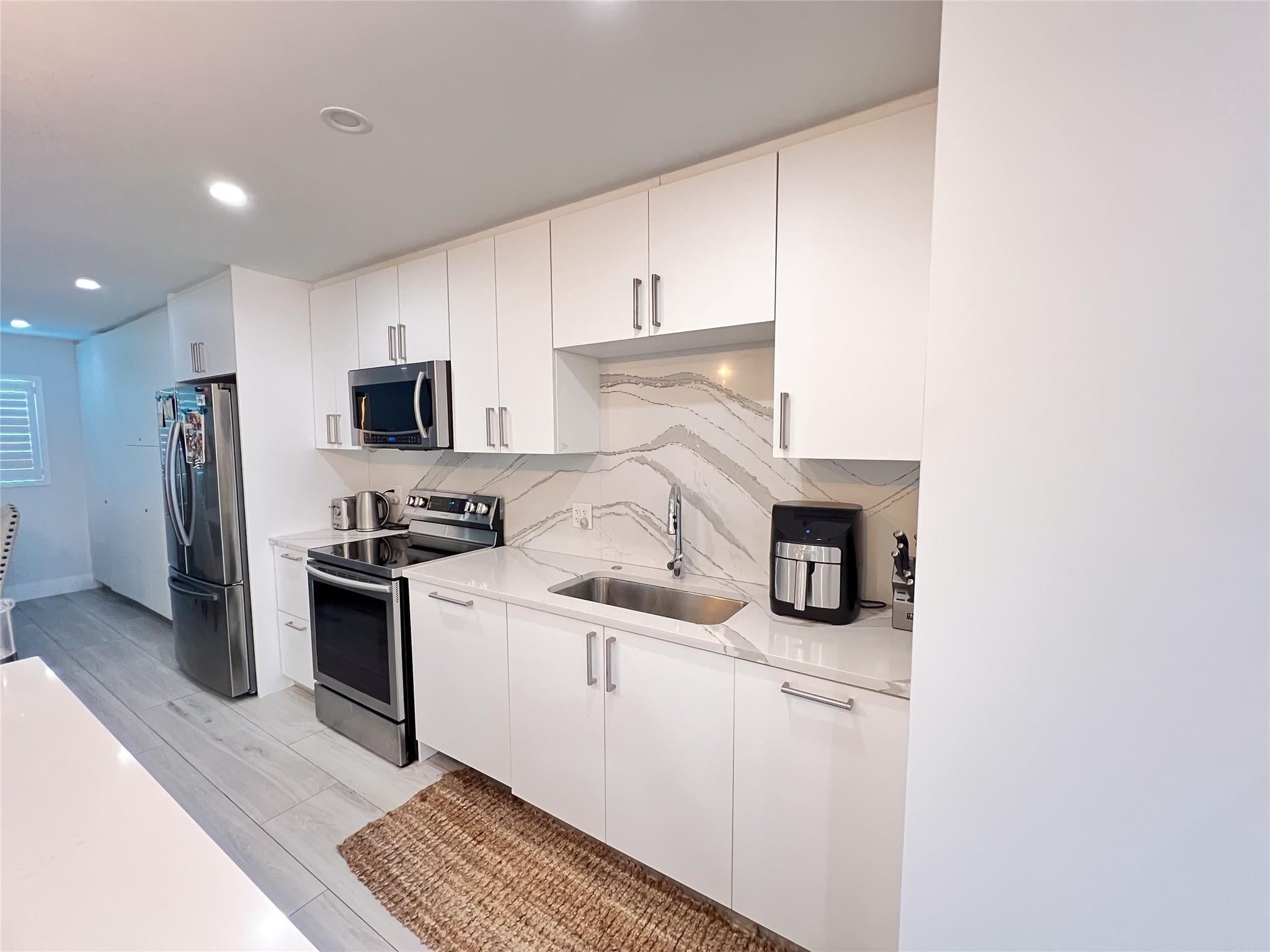 2115 NE 37th Drive 121