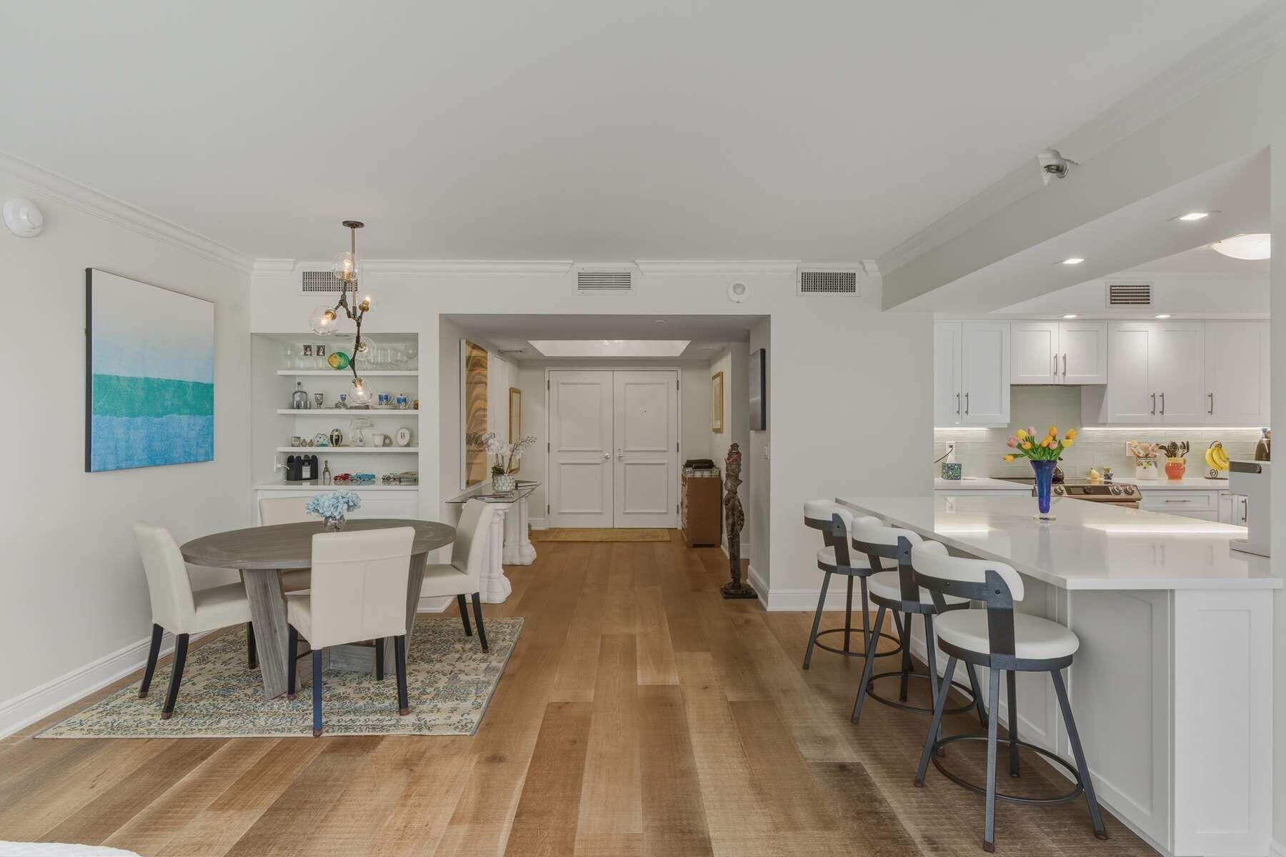 BEACH POINT CONDO - Residential