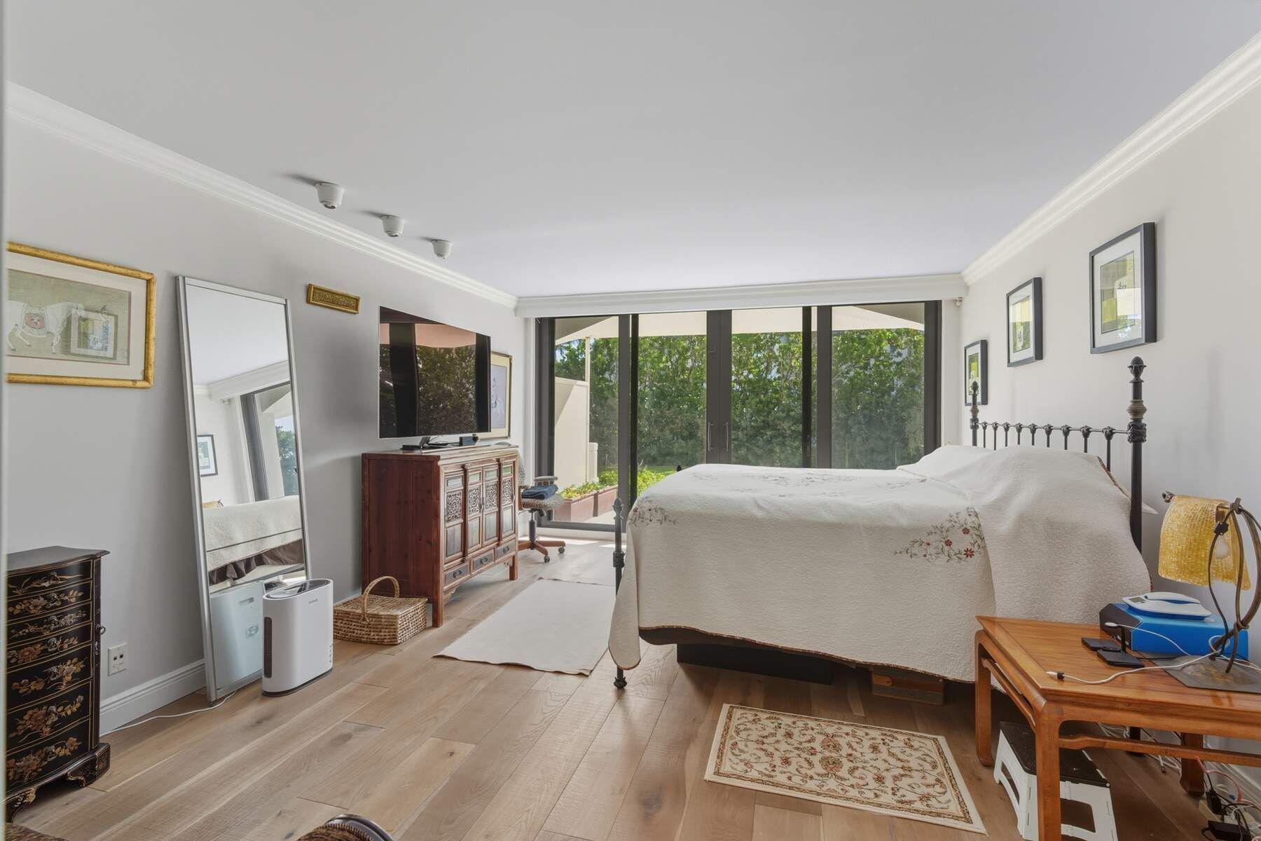 BEACH POINT CONDO - Residential