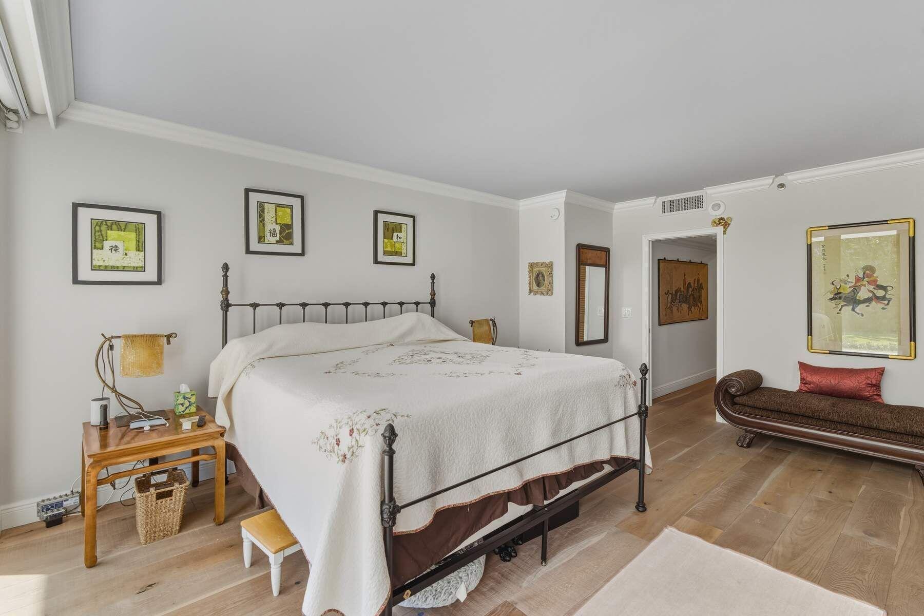 BEACH POINT CONDO - Residential