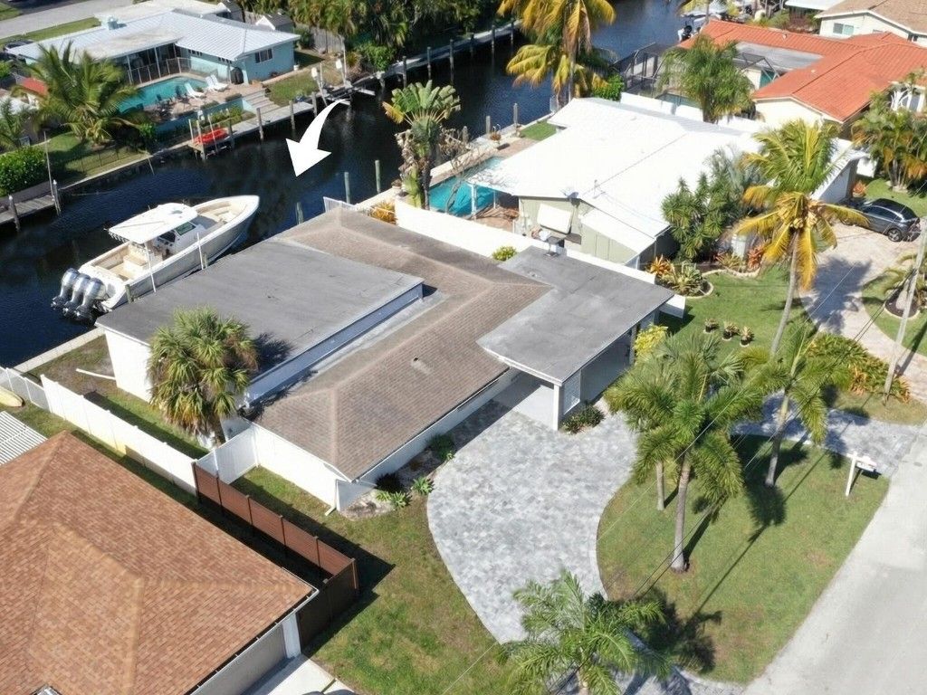 Photo of 1621 SW 3rd Avenue, Pompano Beach, FL 33060 (MLS # F10544482)