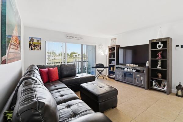 PALM CLUB VILLAGE II CONDO - Residential