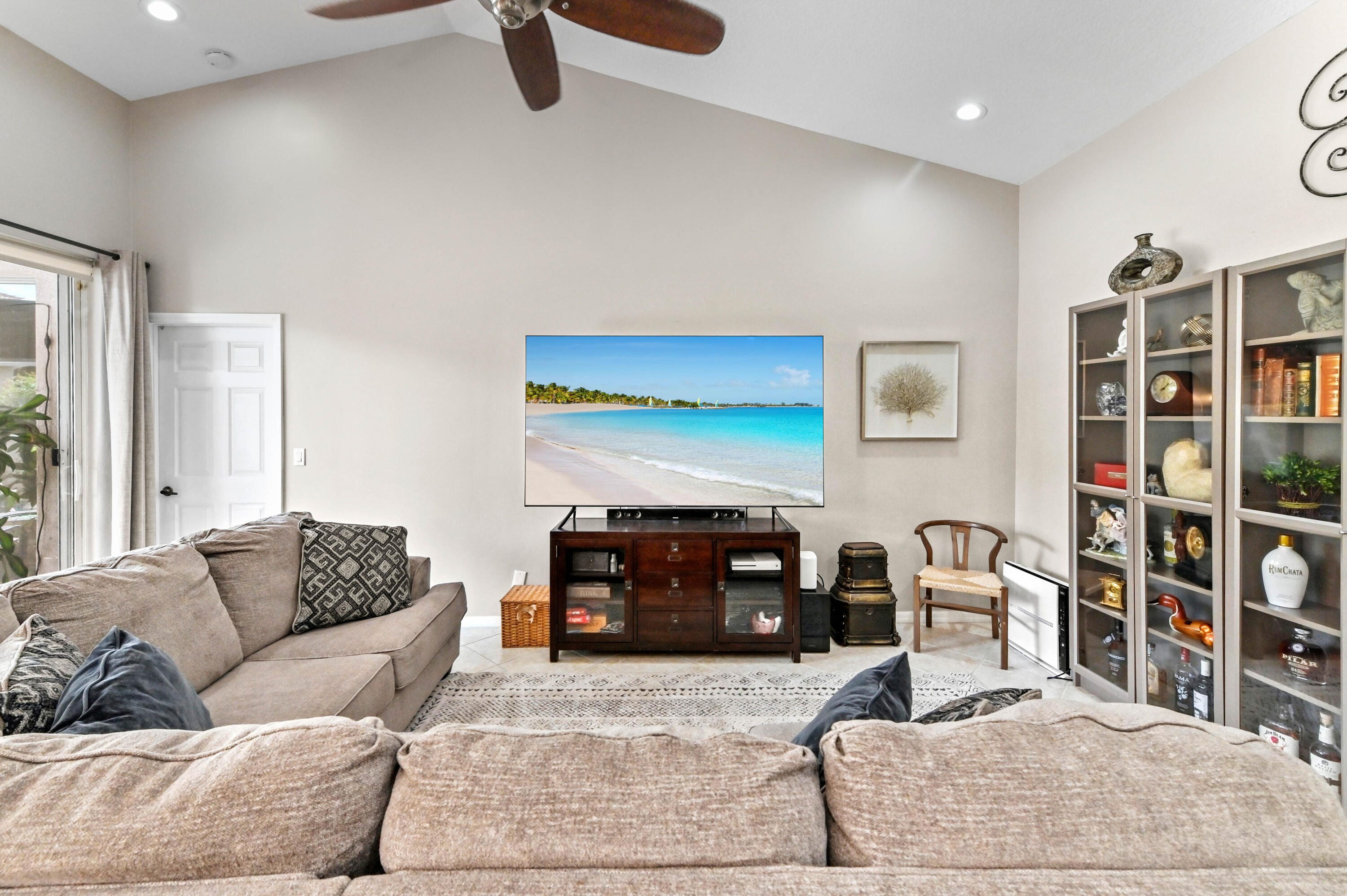 ANDROS ISLE - Residential