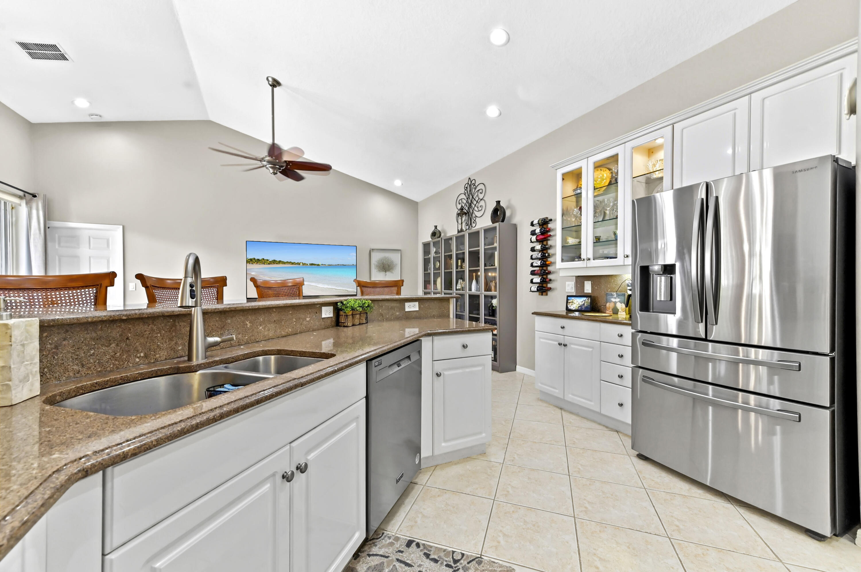 ANDROS ISLE - Residential